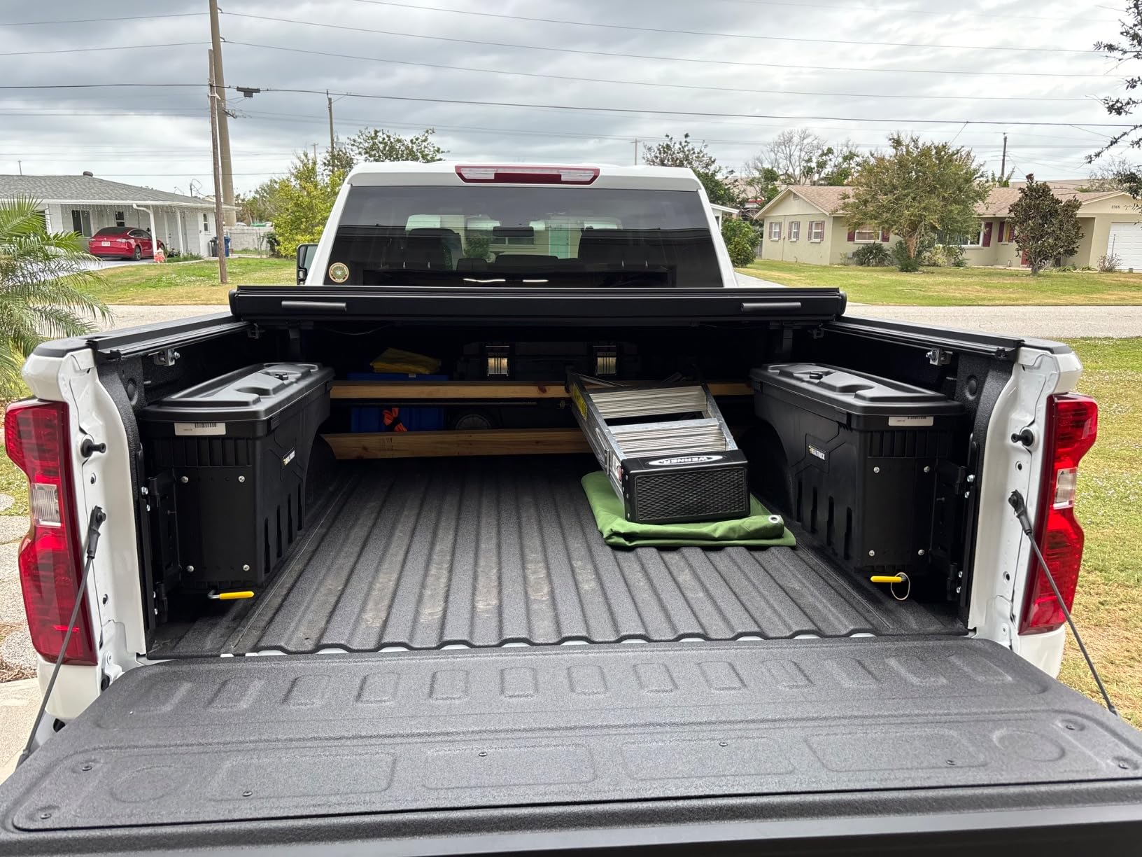 RealTruck UnderCover SwingCase Truck Bed Storage Box | SC105D | Fits 2020-2025 Chevy/GMC Silverado/Sierra 2500/3500HD Drivers Side (Will not fit with MultiPro Tailgate) customer photo 1