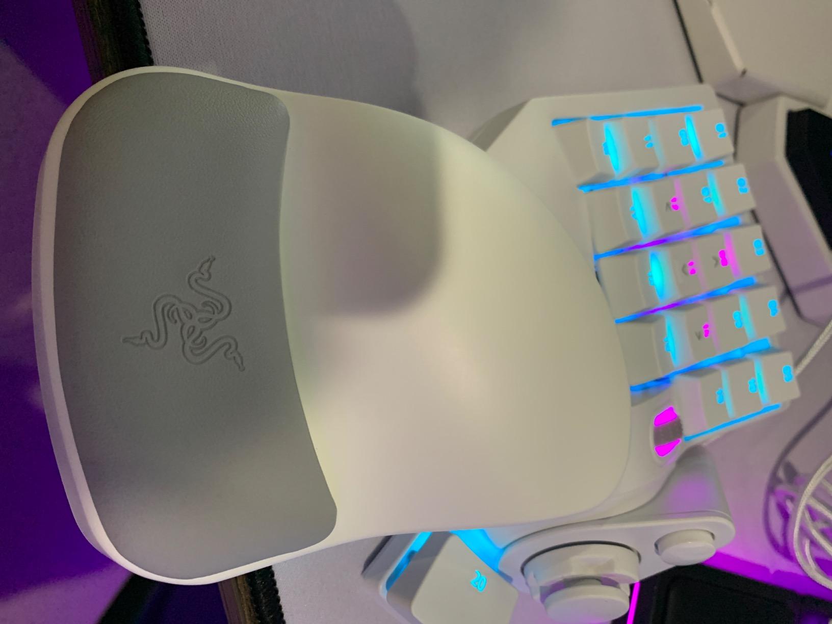 Razer Tartarus Pro Gaming Keypad: Analog-Optical Key Switches - Rapid Trigger - Adjustable Actuation - 32 Programmable Keys - Customizable Macros - Chroma RGB Lighting - Classic Black customer photo 1
