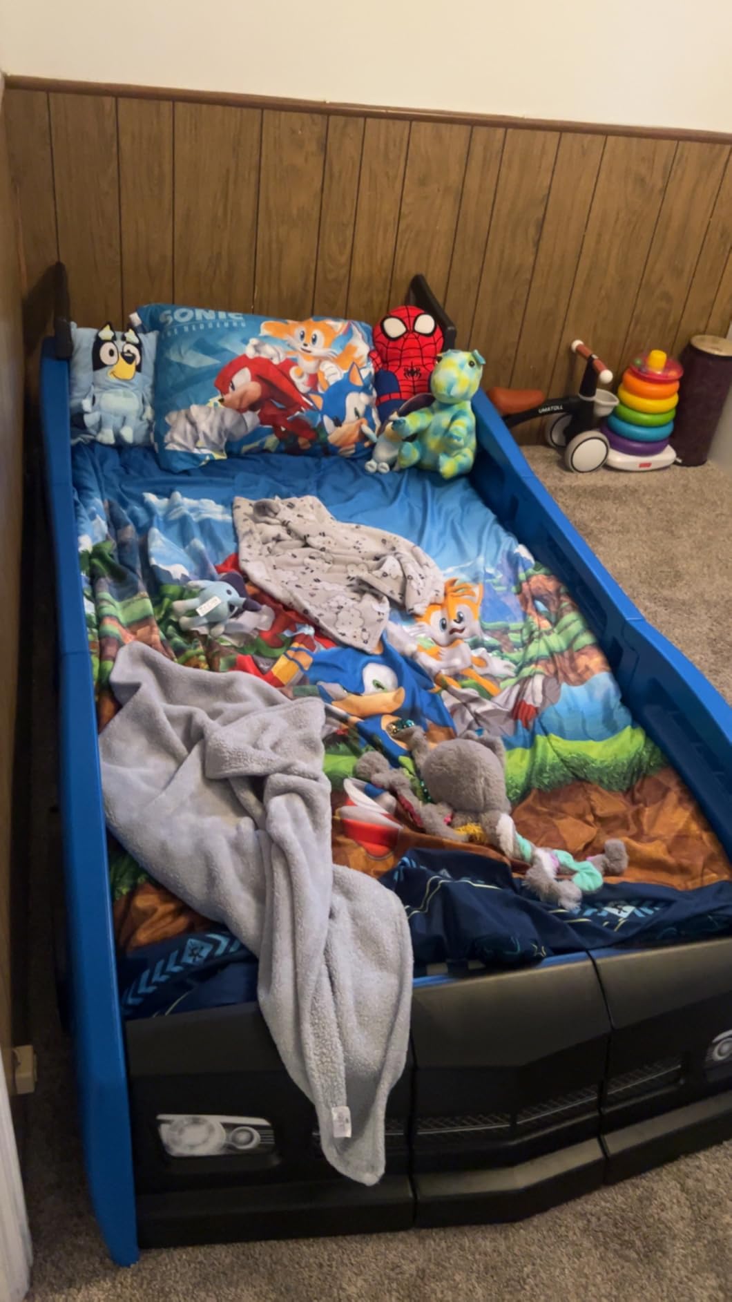 Delta Children Grand Prix Race Car Toddler-to-Twin Bed, Red customer photo 2
