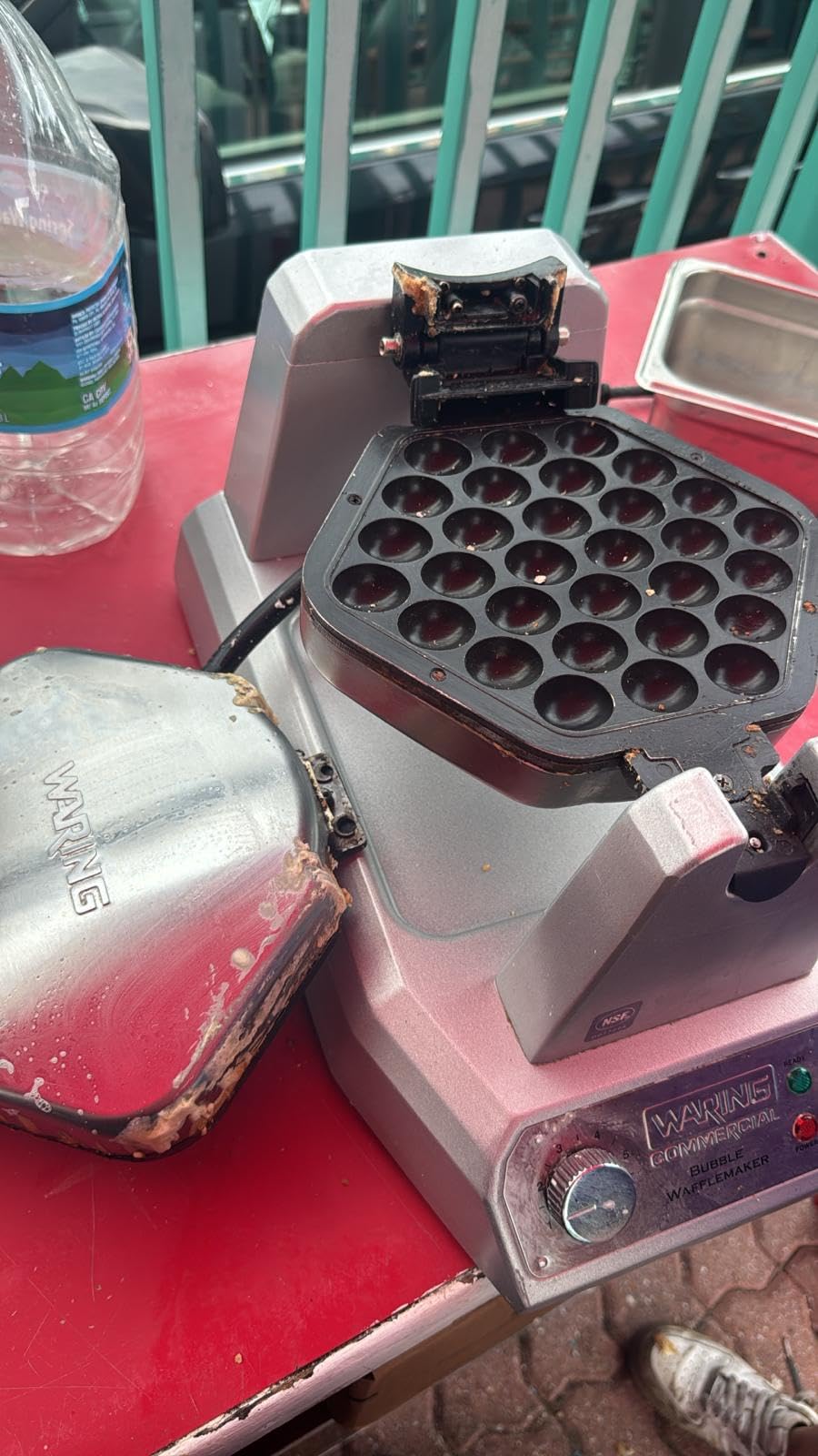 Waring Bubble Waffle Maker with Rotary Feature | Rotary Feature for Even Baking, 25 Waffles per Hour, Hong Kong Egg Waffle Desssert, for Restaurants & Cafes, NSF Certified customer photo 1