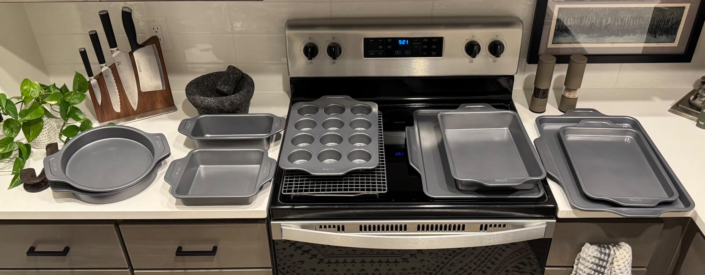 All-Clad Pro-Release Nonstick 10-Piece Bakeware Set | Heavy-gauge aluminized steel with ceramic-reinforced nonstick, even baking & release, Dishwasher Safe, Oven Safe up to 450F customer photo 1