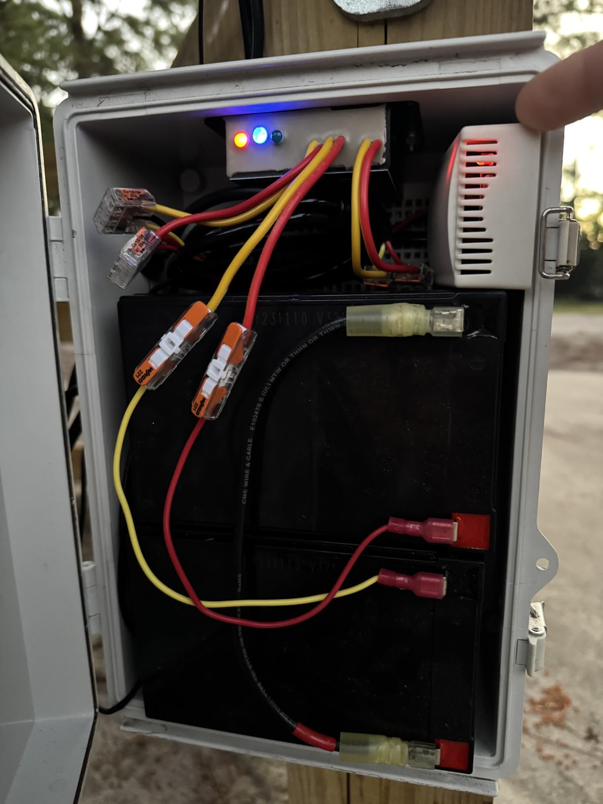 TOPENS A5S Automatic Solar Gate Opener for Medium Duty Single Swing Gates Up to 16ft, Single Swing Gate Operator Battery Powered with Remote Control Kit Gate Motor Solar Panel Included customer photo 1