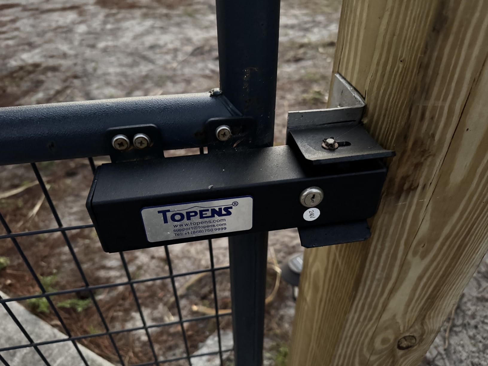 TOPENS A5S Automatic Solar Gate Opener for Medium Duty Single Swing Gates Up to 16ft, Single Swing Gate Operator Battery Powered with Remote Control Kit Gate Motor Solar Panel Included customer photo 2