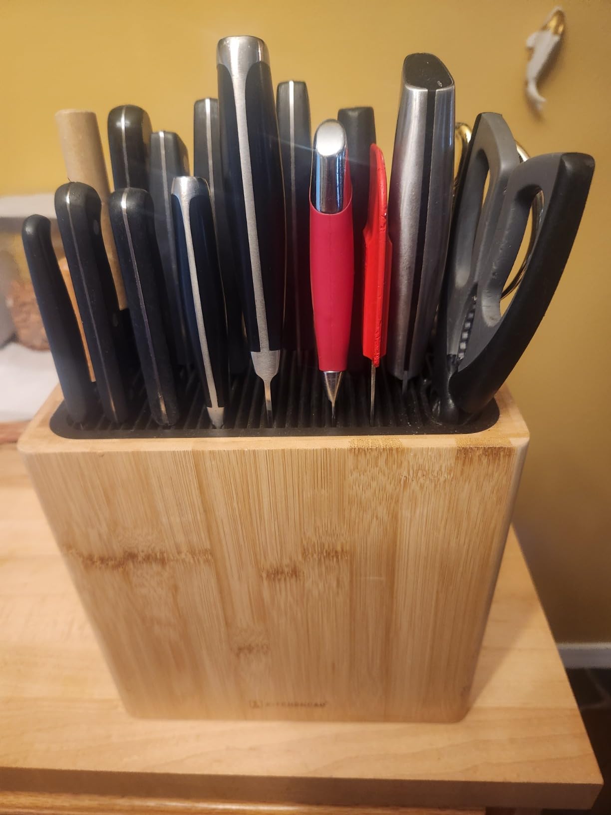 KITCHENDAO XL Bamboo Universal Knife Block Holder with Slots for Scissors and Sharpening Rod, Safe, Space Saver Knives Storage Stand Display without Knives, Unique Slot Design to Protect Blade customer photo 2
