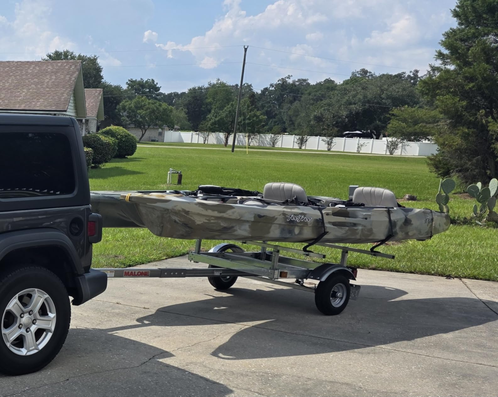 Malone MPG586XV EcoLight 2 Kayak Trailer with 2 V-Rack Kayak Carriers | 14' / 400 lbs Capacity | Fully Submersible | Marine Grade Galvanized Steel Construction customer photo 2
