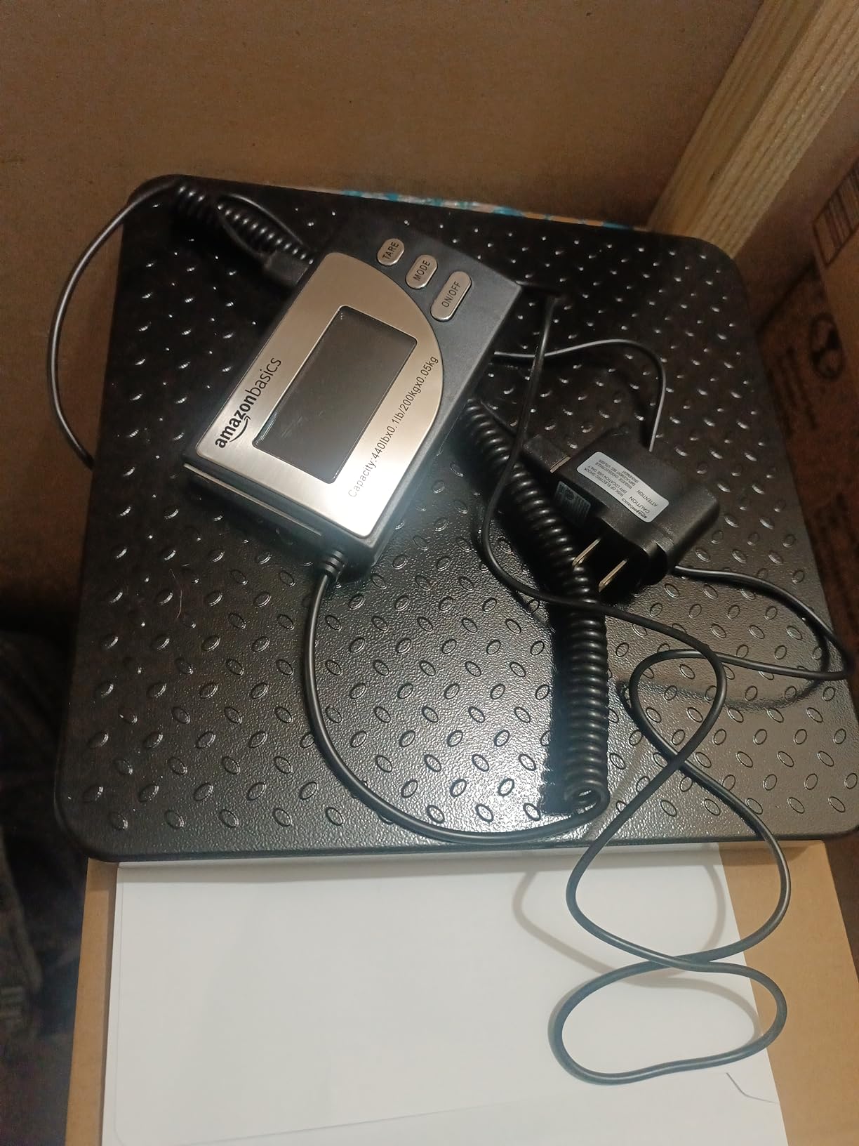 Amazon Basics Digital Postal Scale with Tare Function, Heavy Duty, Aluminium Platform, 440 lb Capacity, Digital Shipping, Portable, Black customer photo 1