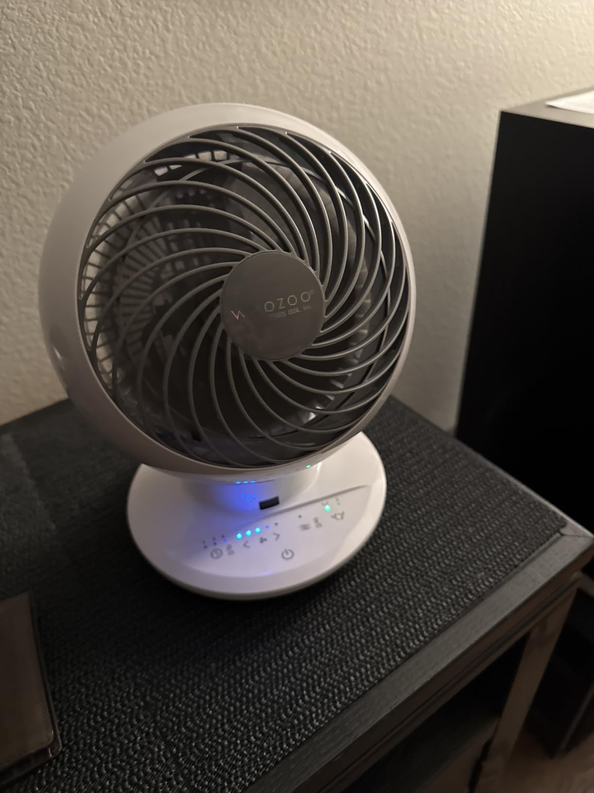 IRIS USA WOOZOO Air Circulator Fan with Remote, 5 Speeds, Quiet Fan, White | 82ft Max Air Distance, 90° Adjustable Tilt, 30db customer photo 1