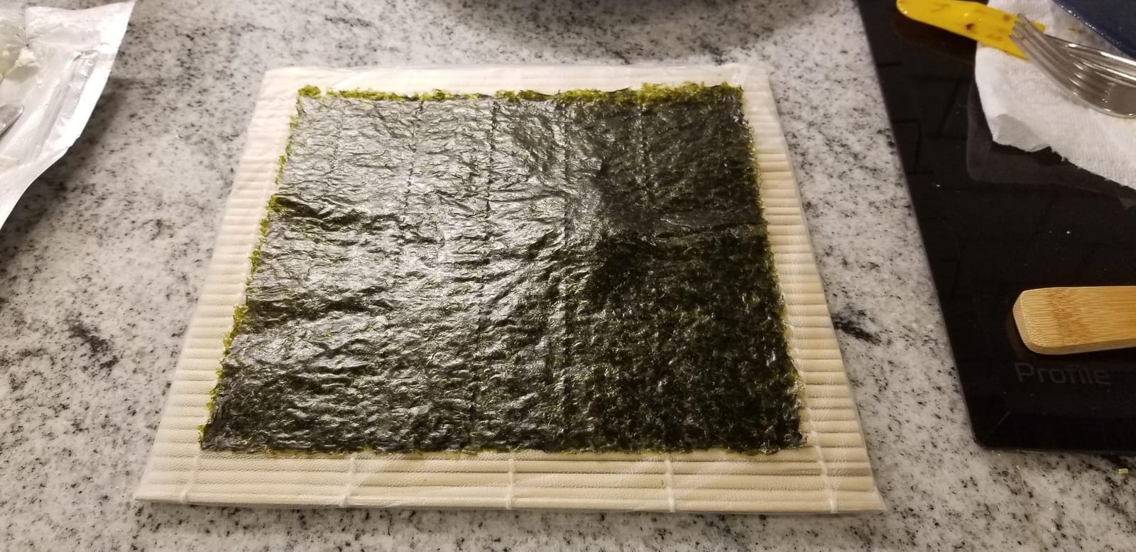 ISSEVE Sushi Making Kit with Sushi Bazooka and Bamboo Mats, Beginner-friendly DIY Sushi Roller Set with Paddle, Spreader, Sushi Knife, Chopsticks and Holders customer photo 2