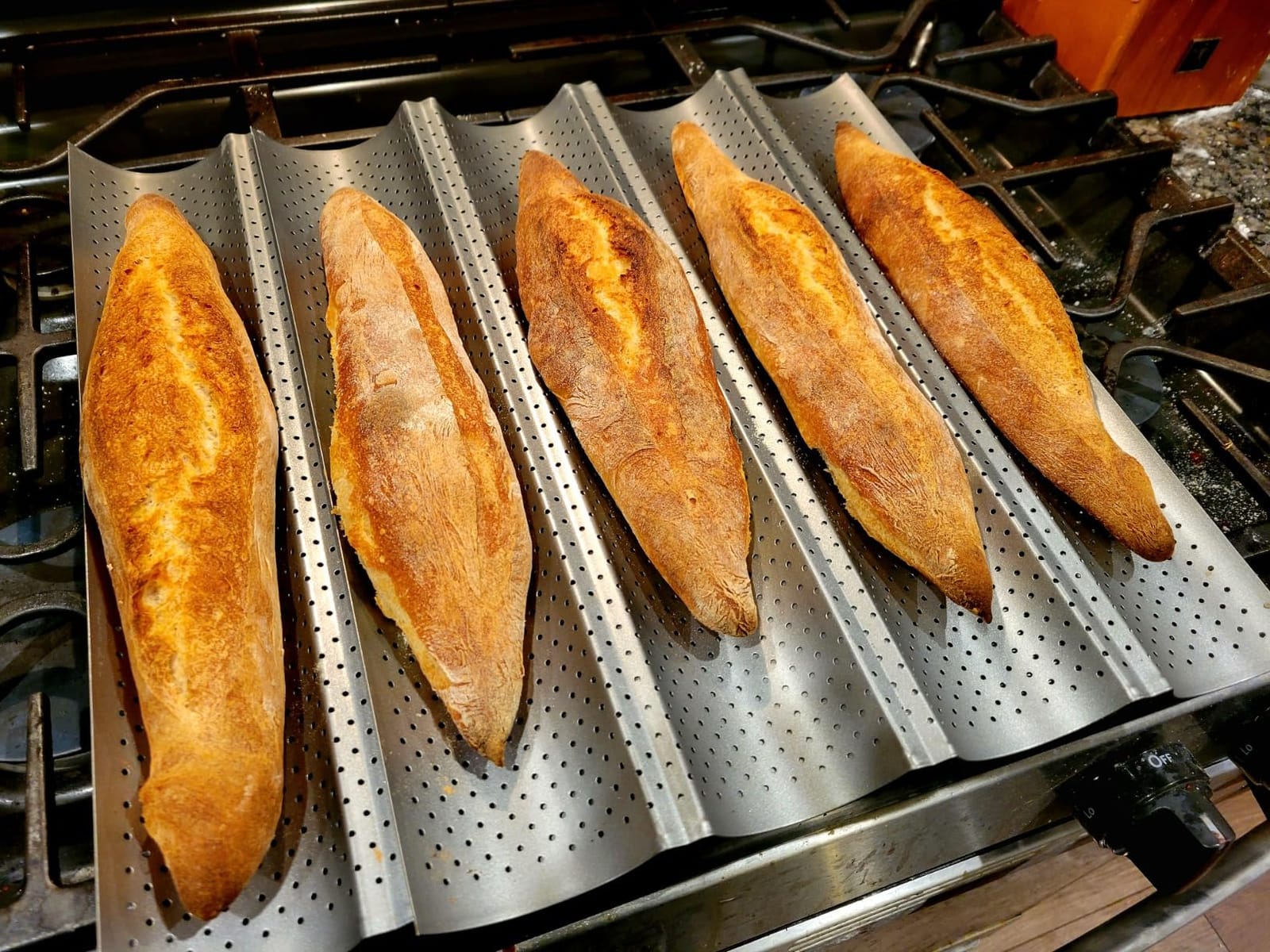 Tiawudi 2 Pack Nonstick Perforated Baguette Pan 15