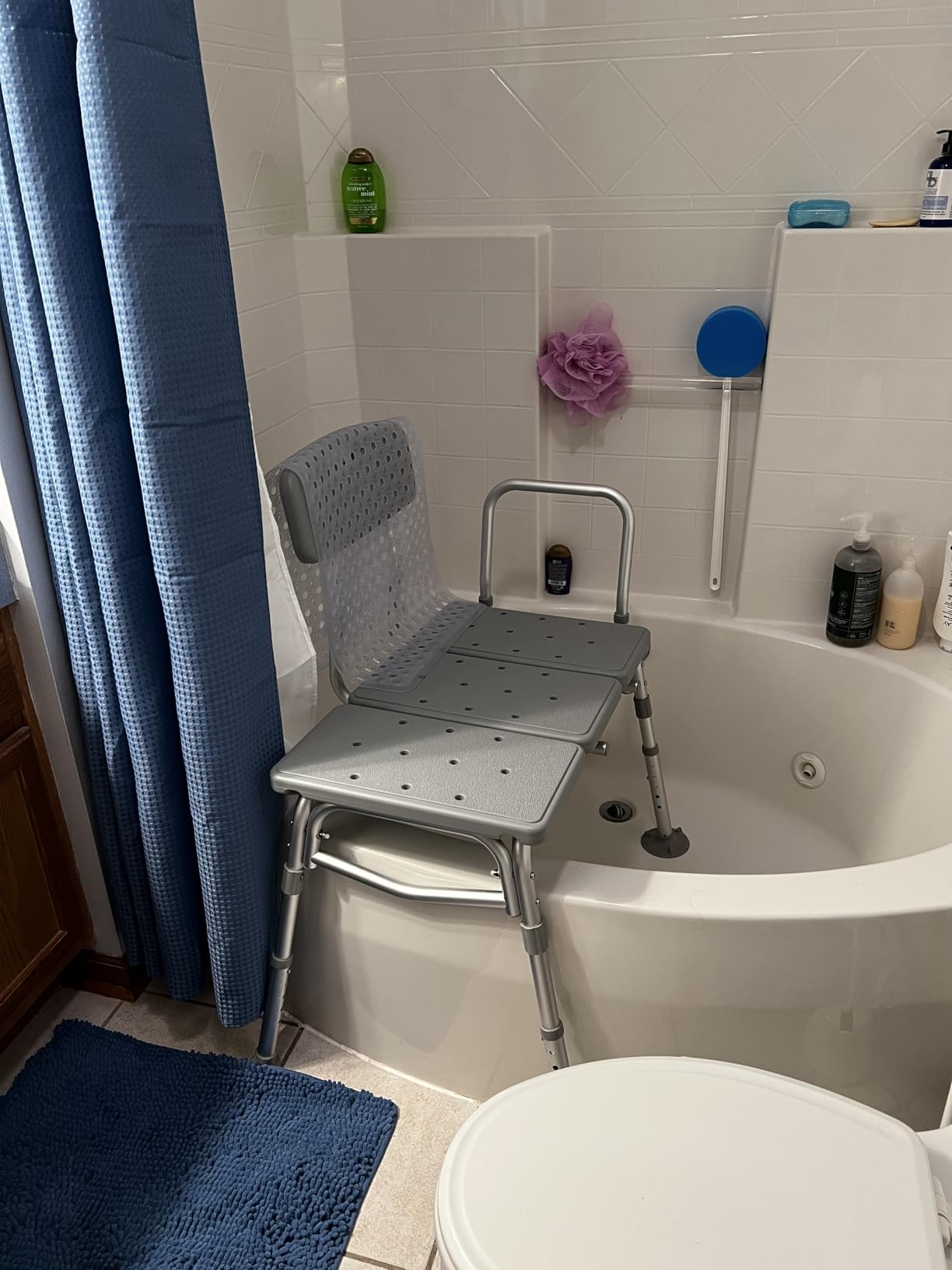 Medline Transfer Bench for Bathtubs and Showers, Adjustable Shower Bench and Bath Seat For Seniors and adults, Slip-resistant Feet, Heavy-Duty 400 lb. Weight Capacity, Tool-Free Assembly customer photo 1