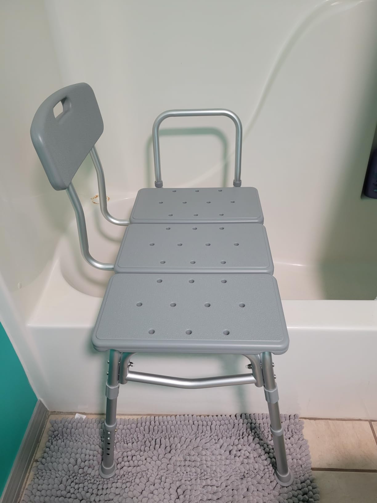 Medline Transfer Bench for Bathtubs and Showers, Adjustable Shower Bench and Bath Seat For Seniors and adults, Slip-resistant Feet, Heavy-Duty 400 lb. Weight Capacity, Tool-Free Assembly customer photo 2