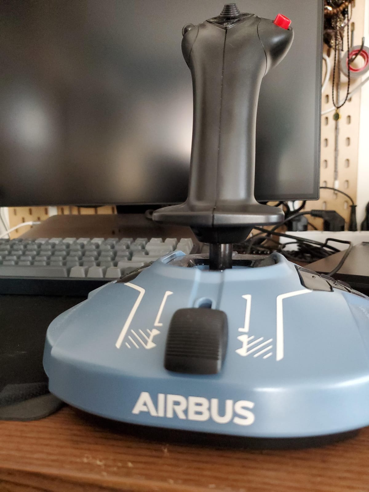 Thrustmaster TCA Sidestick Airbus Edition Flight Sim Joystick customer photo 1