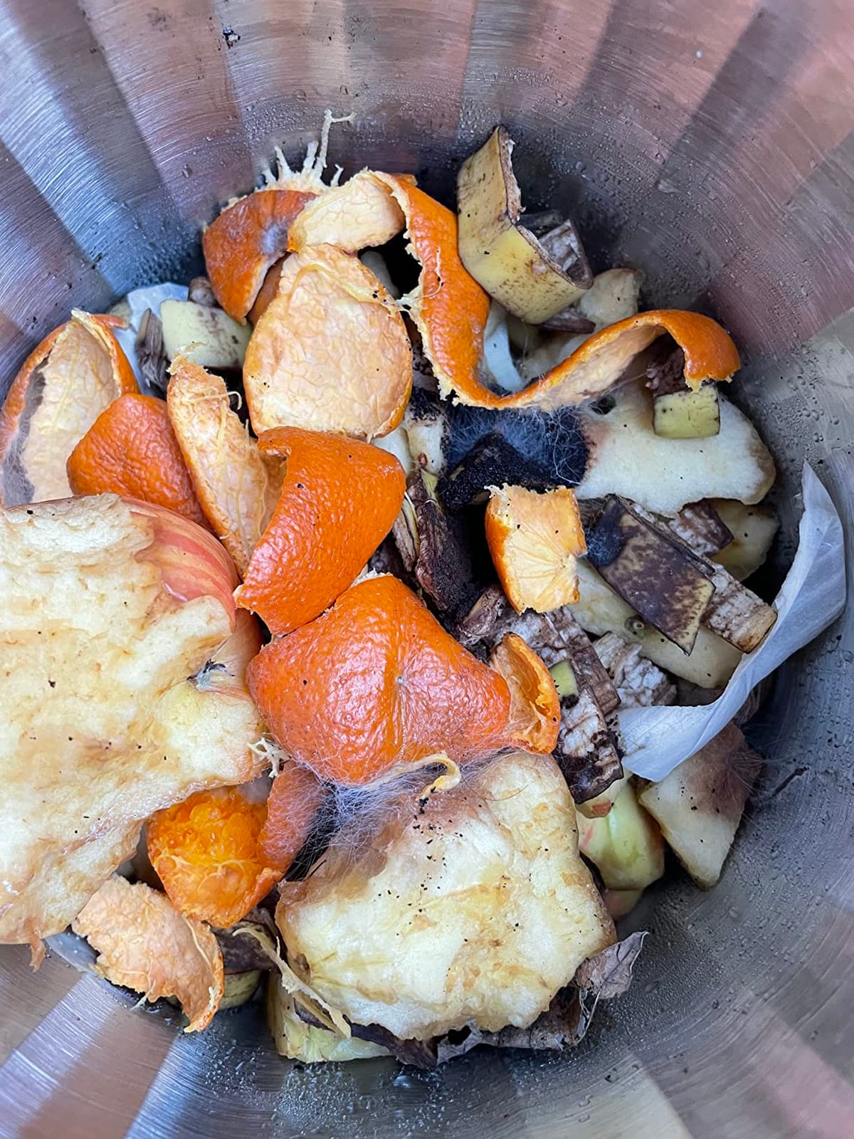 RED FACTOR Premium Compost Bin for Kitchen Countertop - Stainless Steel Food Waste Bucket with Innovative Dual Filter Technology - Includes Spare Filters (White, 1.3 Gallon) customer photo 2