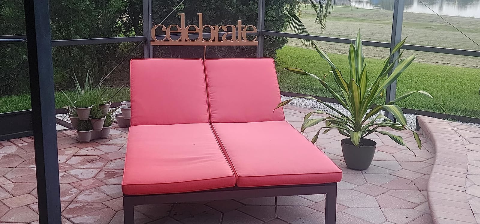 Tangkula 2-Person Patio Lounge Chair, Outdoor Rattan Double Wicker Daybed Chaise with Adjustable Backrest Wheels & Cushion, Loveseat Sofa for Garden Lawn Backyard (Cream) customer photo 1