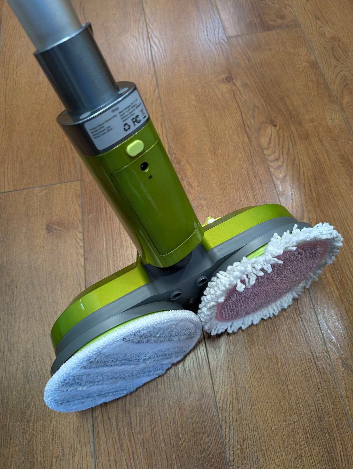 VMAI Cordless Electric Mop with Water Spray & Detachable Battery | Rechargeable Floor Spin Mop & Scrubber with LED Headlight, Washable Pads, Lightweight for Hardwood Tile Marble Floor Cleaning customer photo 2