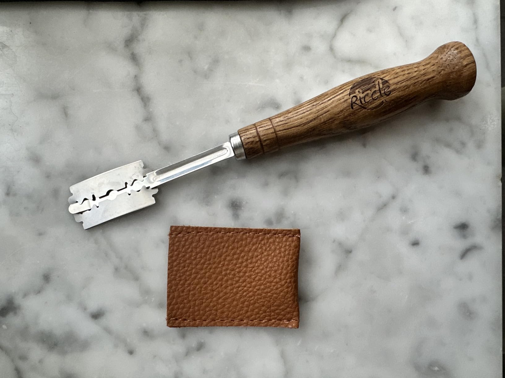 RICCLE UFO Bread Lame, Sourdough Scoring Tool, 15 Blades with Storage Cover customer photo 2