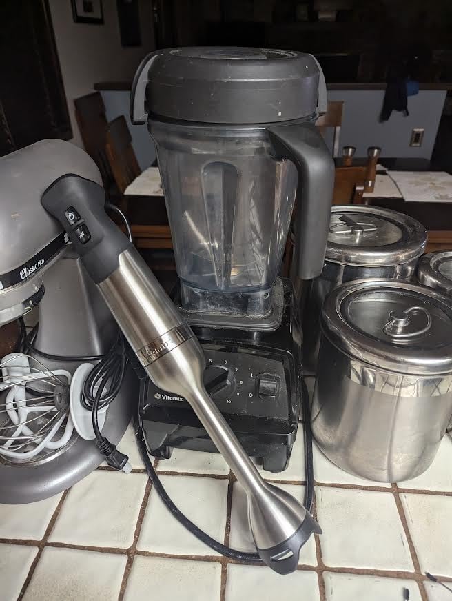Vitamix 5-Speed Immersion Blender, Professional-Grade Hand Blender with 625-Watt Motor and Stainless-Steel Blade, Stainless Steel/Black customer photo 2
