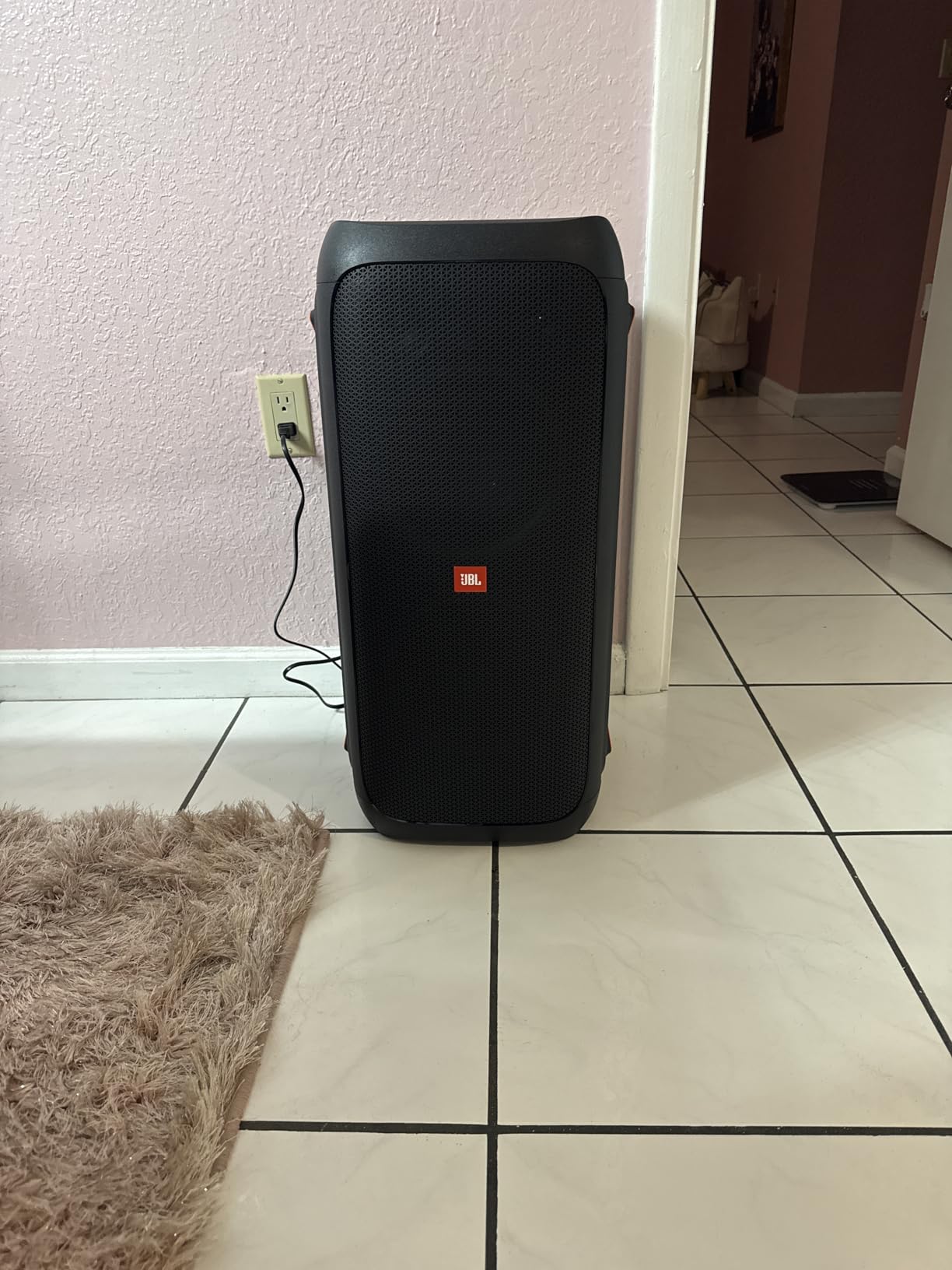 JBL Partybox 310 - Portable Party Speaker with Long Lasting Battery, Powerful JBL Sound and Exciting Light Show, Black customer photo 2
