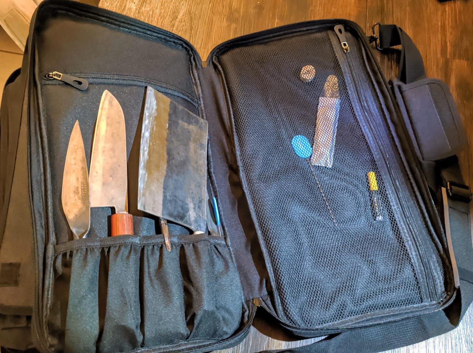 Asaya Chef Knife Bag - 28-Pocket Knives Carrying Case for Kitchen Tools and Utensils, Ballistic Nylon Chef Knife Roll Bag with Adjustable Shoulder Strap (Grey) customer photo 2