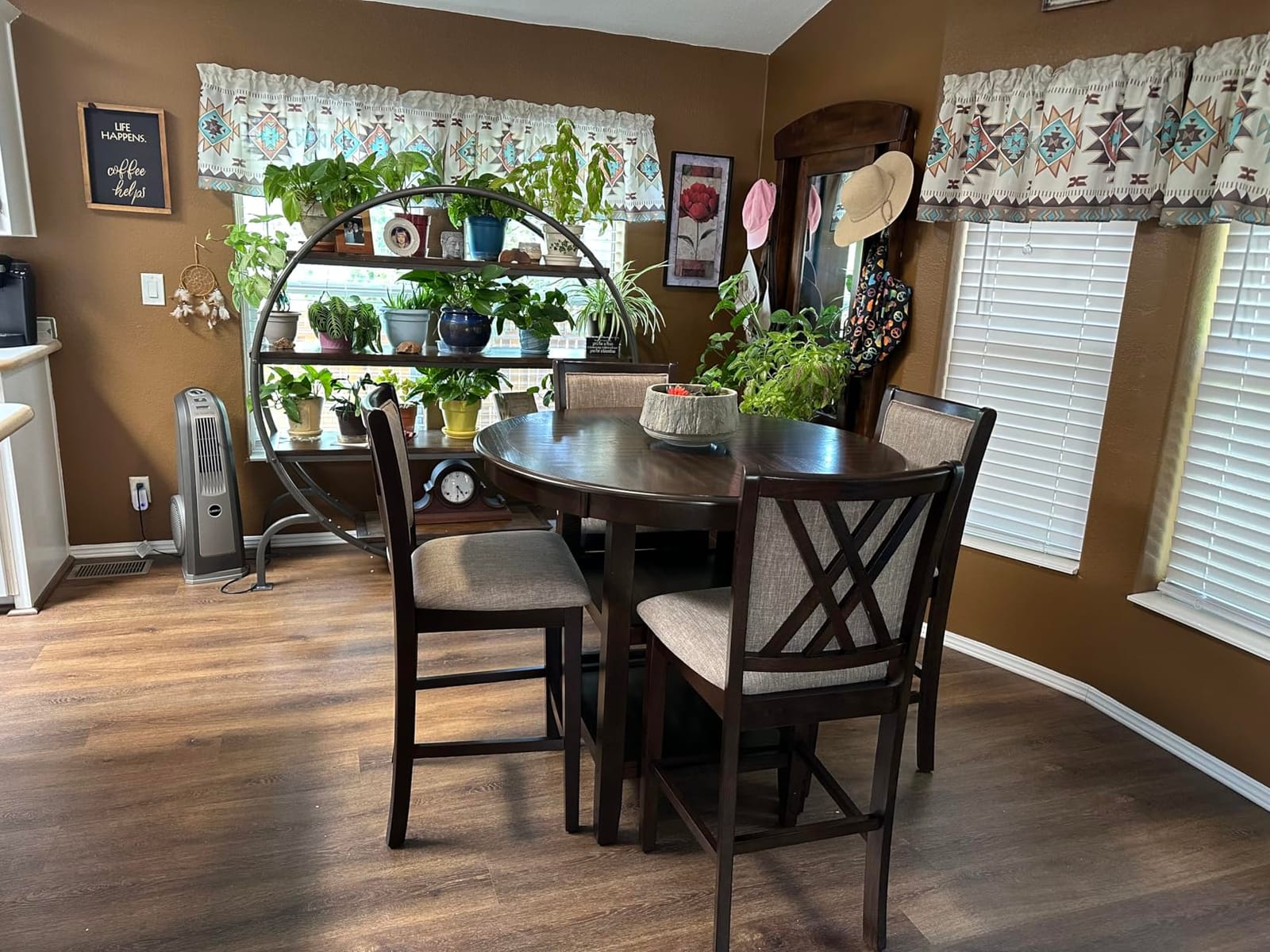 New Classic Furniture Amy 5-Piece Counter Dining Table Set, Gray customer photo 1