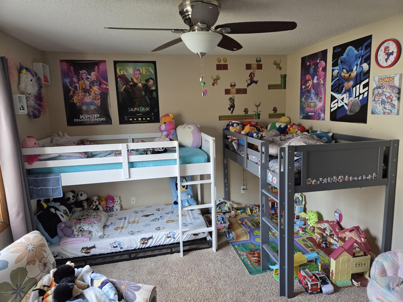Delta Children Twin Loft Bed with Guardrail and Ladder, White customer photo 2