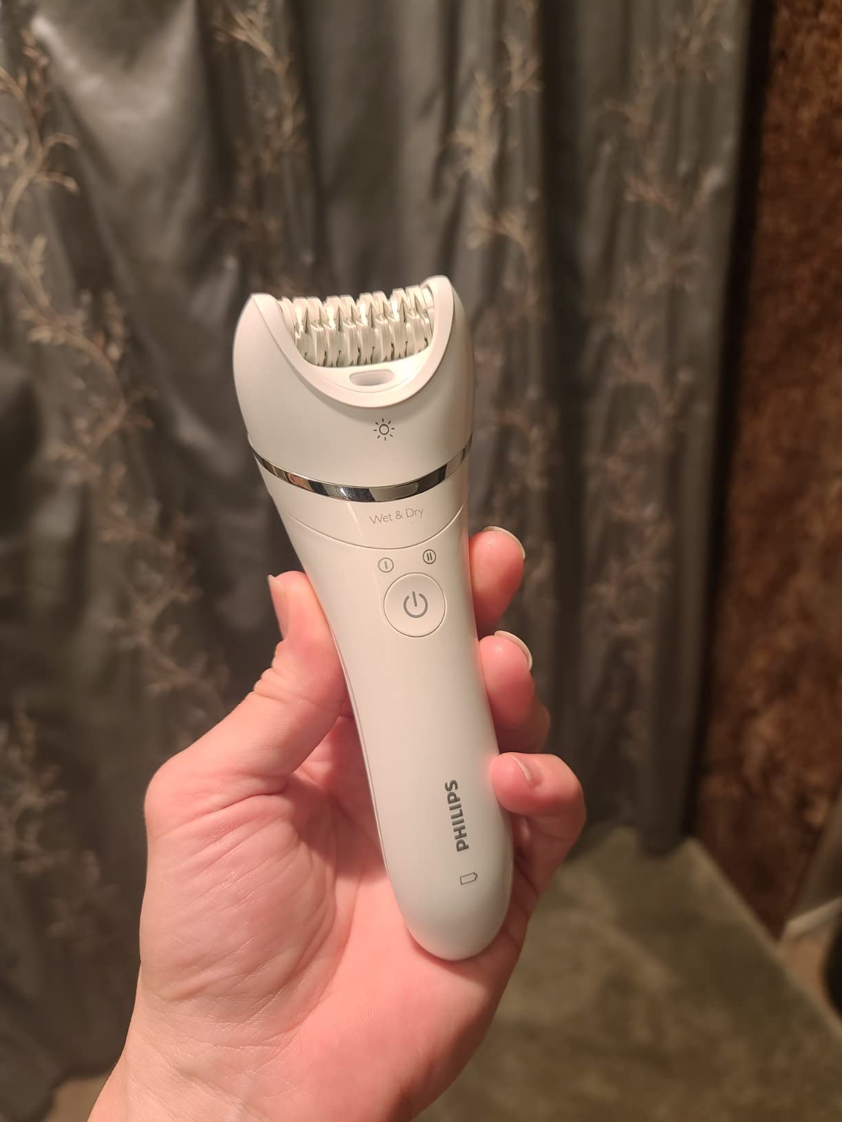 Philips Epilator Series 8000 for Women, with 3 Accessories, BRE700/04 customer photo 2