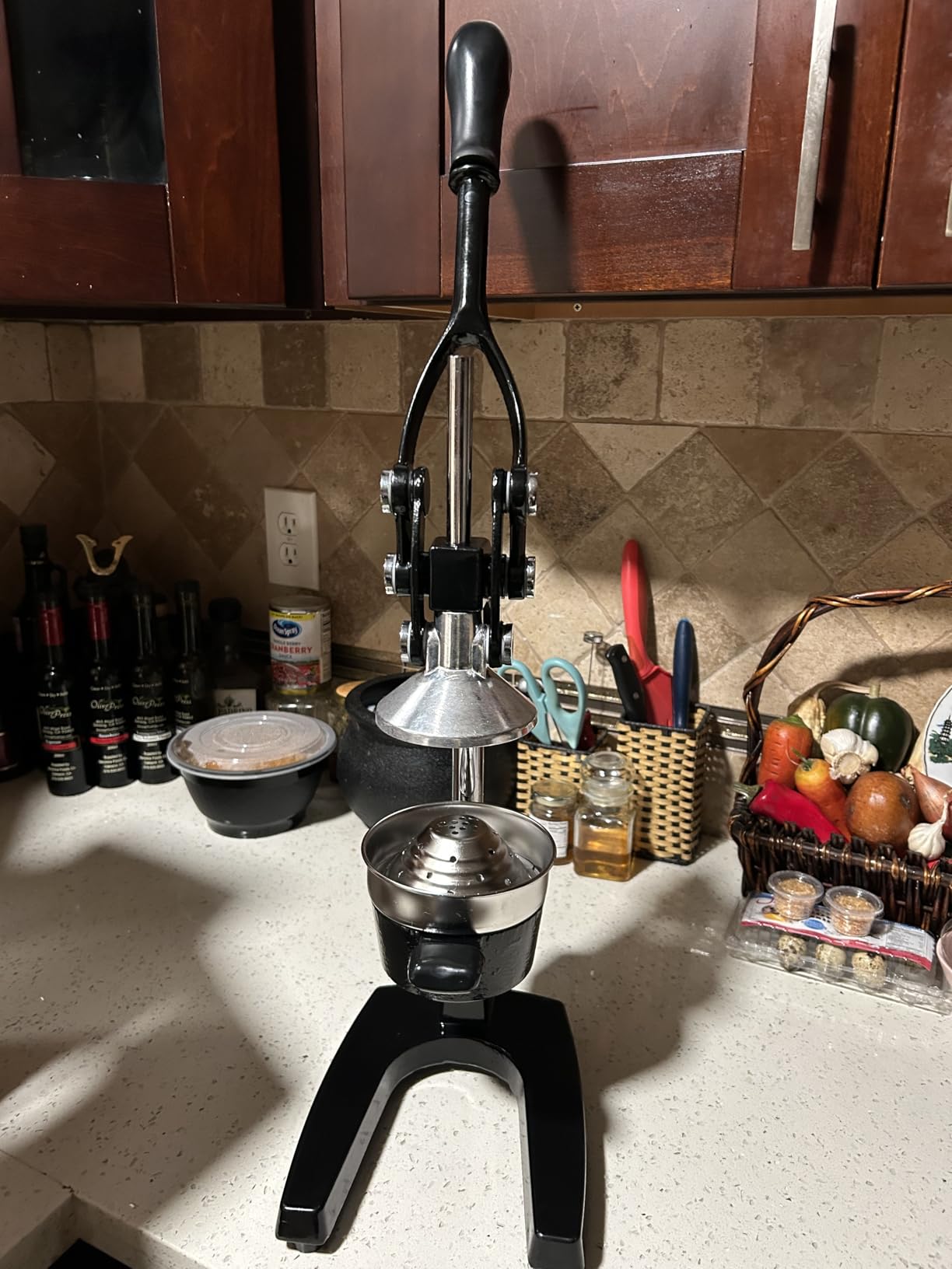 Eurolux Ultra-Premium Cast Iron Juicer | Extra-Large, Heavy Duty, Commercial Grade, Stainless Steel Manual Hand Press Citrus Squeezer For Fresh Orange Juice, Pomegranate, Lemon, and Much More (Black) customer photo 1