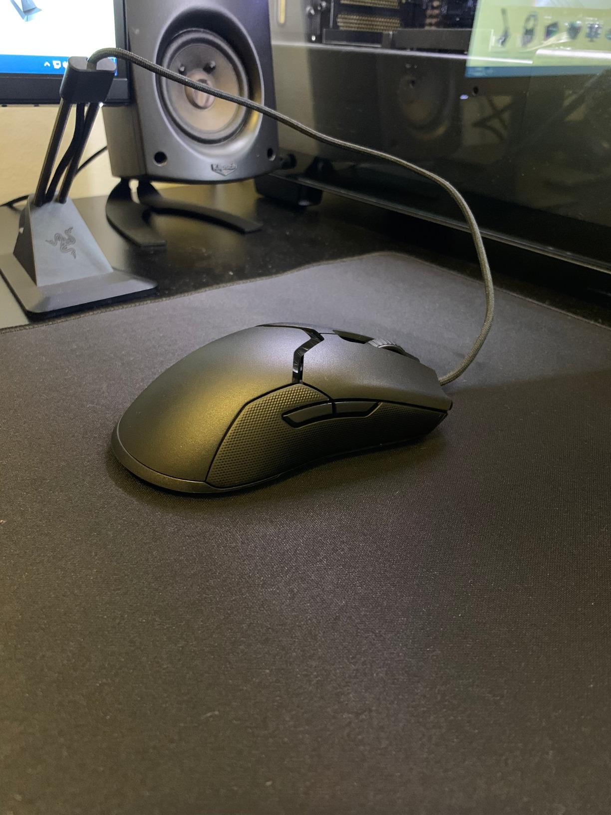 Razer Viper 8K Hz - Ambidextrous E-Sport Gaming Mouse with 8,000 Hz HyperPolling Technology (Optical Focus + Sensor with 20K DPI, Optical Mouse switches, 71g Light) - Black customer photo 2