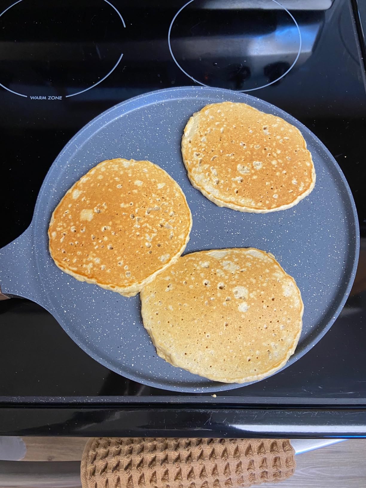 SENSARTE 10 Inch Nonstick Crepe Pan Granite Coating Pancake Pan Gray | Swiss Granite Coating Dosa Pan Pancake Flat Skillet Tawa Griddle with Stay-Cool Handle, Induction Compatible customer photo 2