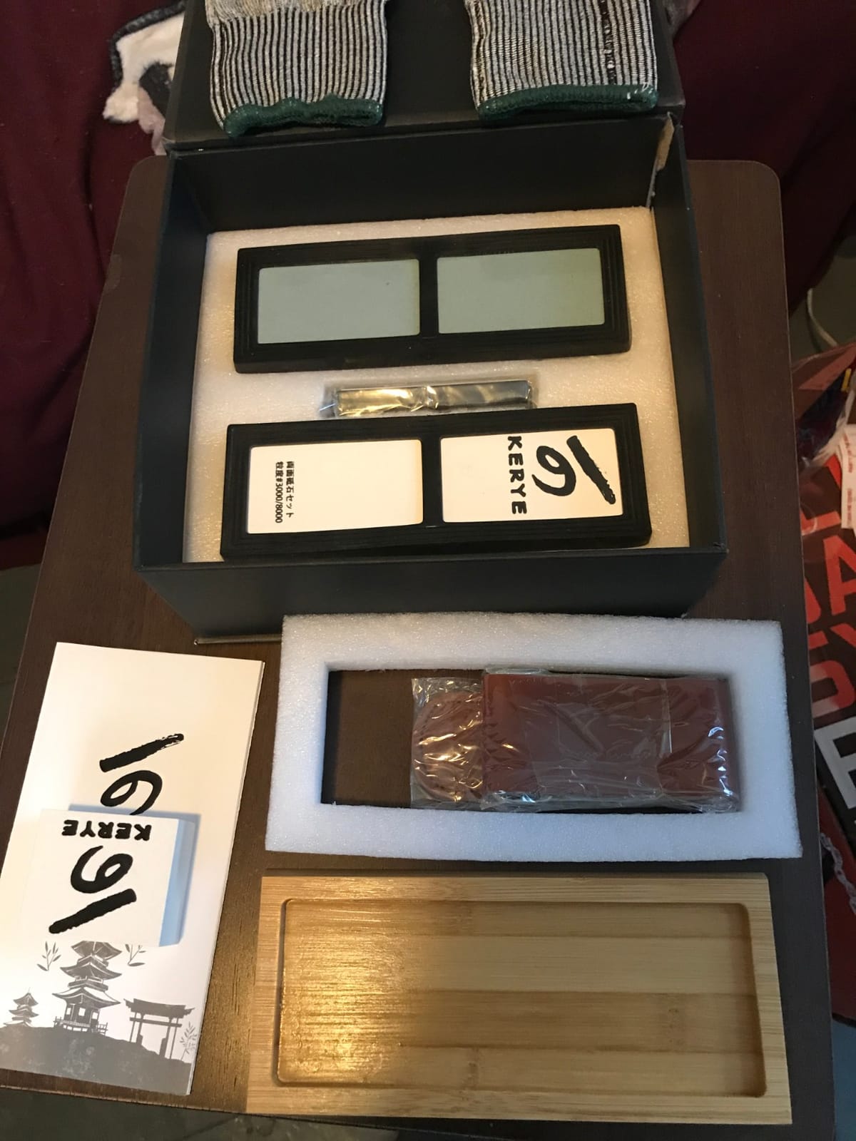 KERYE Professional Japanese Whetstone Sharpener Stone Set, 4 Side Grit 400/1000 3000/8000 with Flattening Stone, Angle Guide, Leather Strop, Anti-Cut Gloves customer photo 2