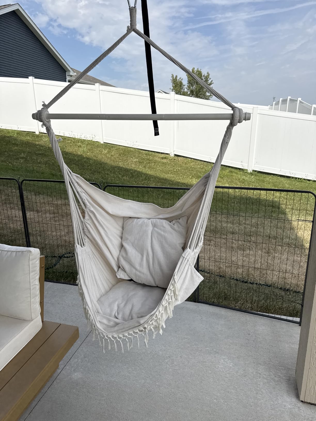 Chihee Hammock Chair Max 500 Lbs 2 Cushions Spreader Bar Strap Carabiner | Collapsible Metal Rod with Anti-Slip Grooves Portable Hanging Swing Side Pocket Macrame Bohemian Chair Indoor Outdoor Graden customer photo 1