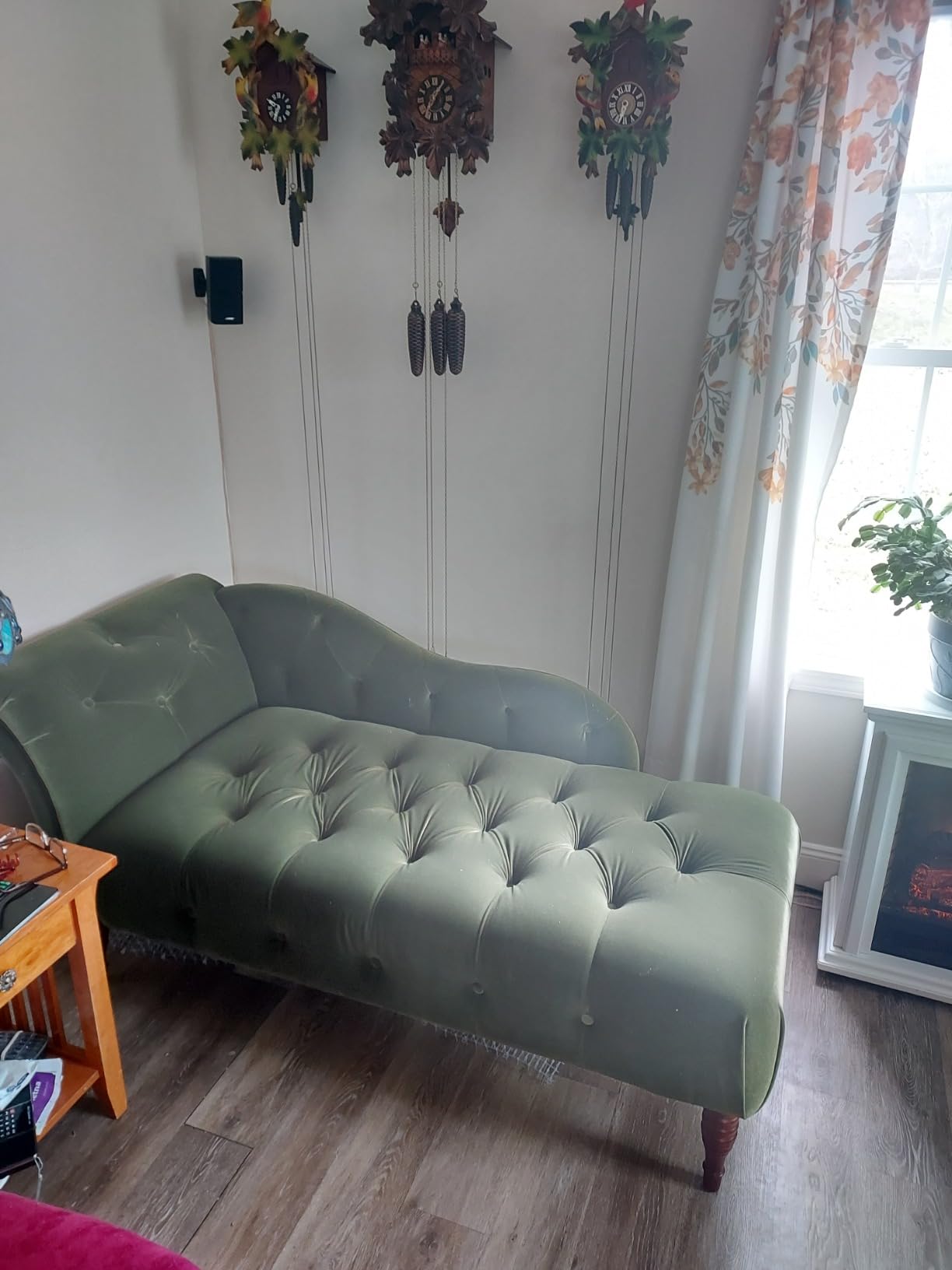 Jennifer Taylor Samuel Tufted Chaise Lounge (Olive Green Performance Velvet) customer photo 2