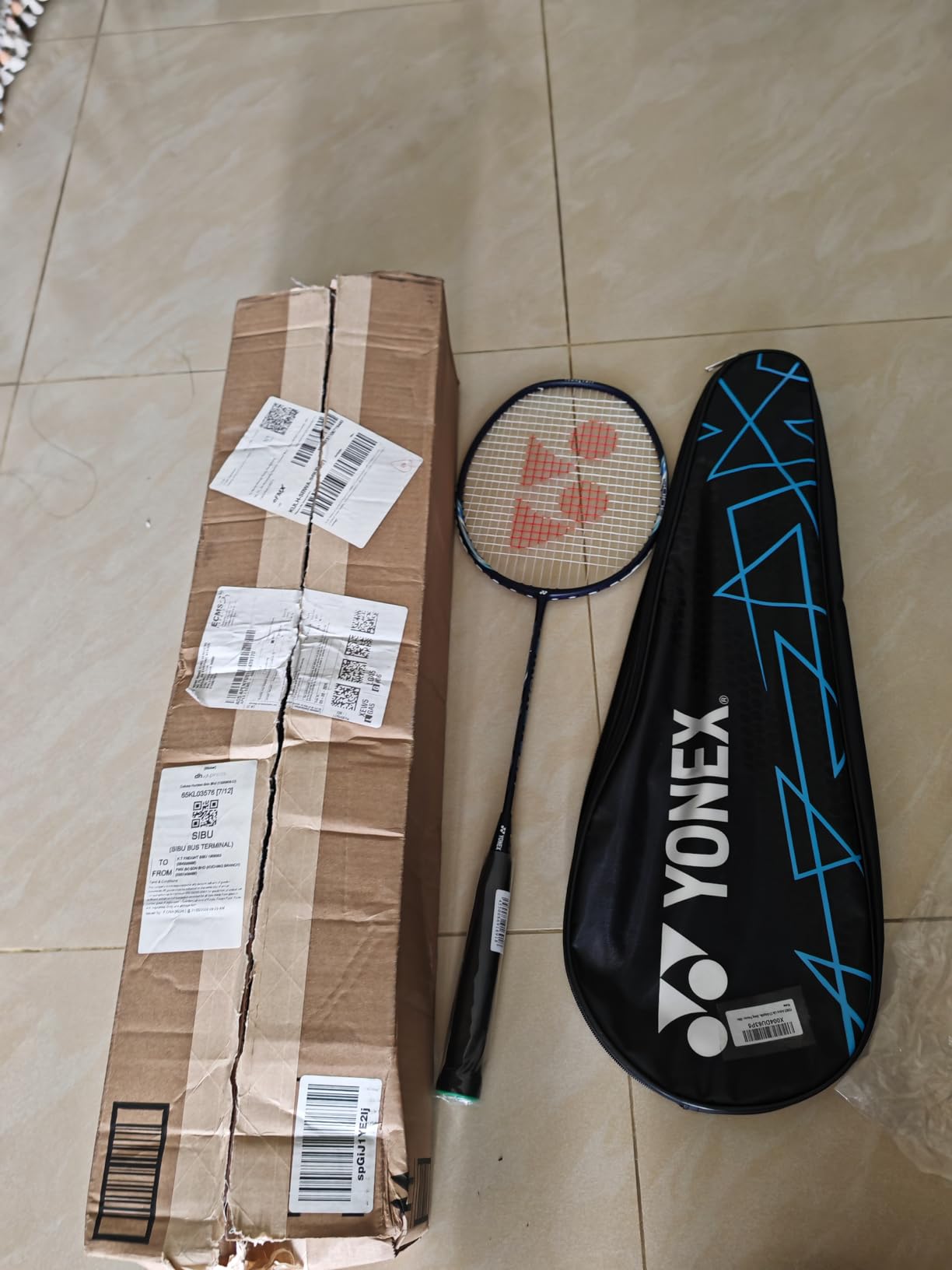YONEX Astrox Smash Badminton Racket, Black/red customer photo 2