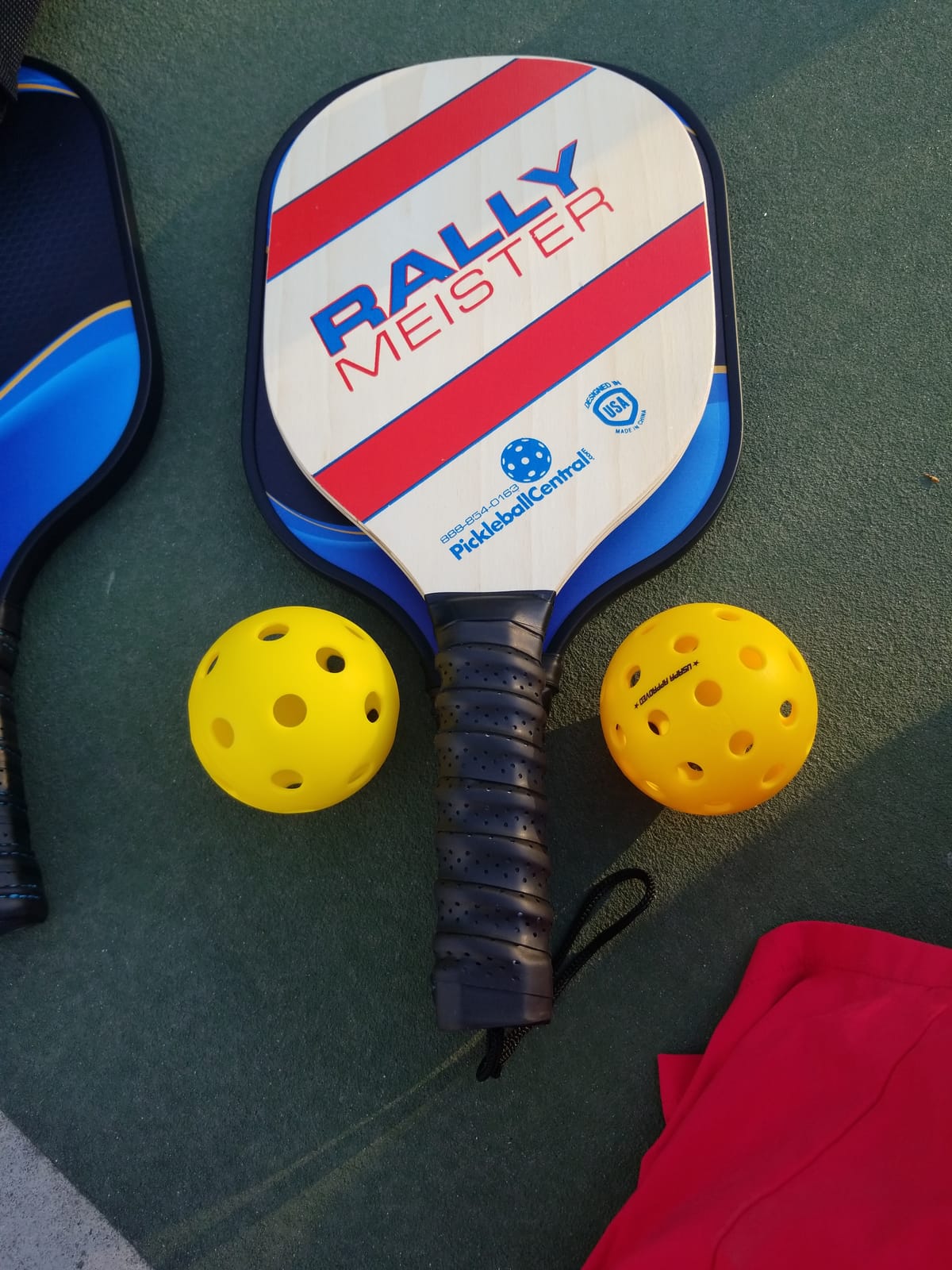 Rally Meister Beginner Wood Pickleball Paddle Set for 4 Players (4 Paddles + 4 Outdoor Pickleballs + Drawstring Bag + Rules/Strategy Guide) customer photo 1