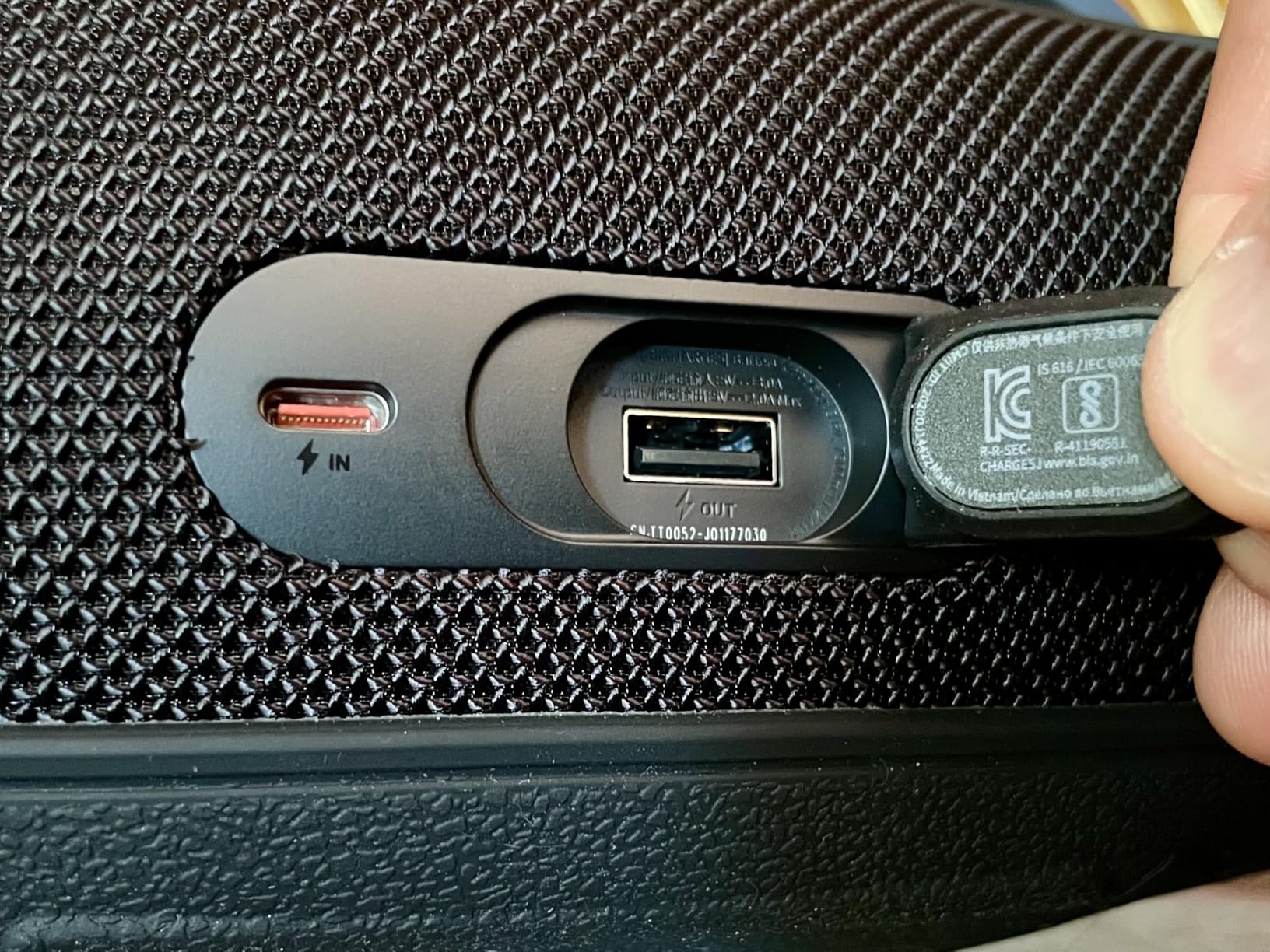 JBL Charge 5 - Portable Waterproof Speaker - Blue | Bold JBL Original Pro Sound, 20 hours of playtime, IP67 waterproof and dustproof, Wireless Bluetooth Streaming customer photo 2