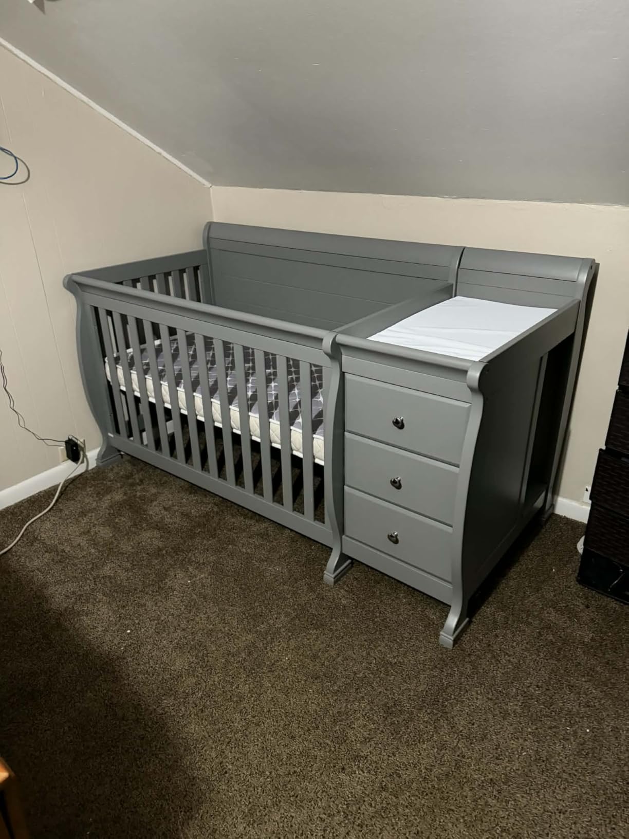 DaVinci Kalani 4-in-1 Convertible Baby Crib & Changing Table Combo - GREENGUARD Gold Certified, White customer photo 2