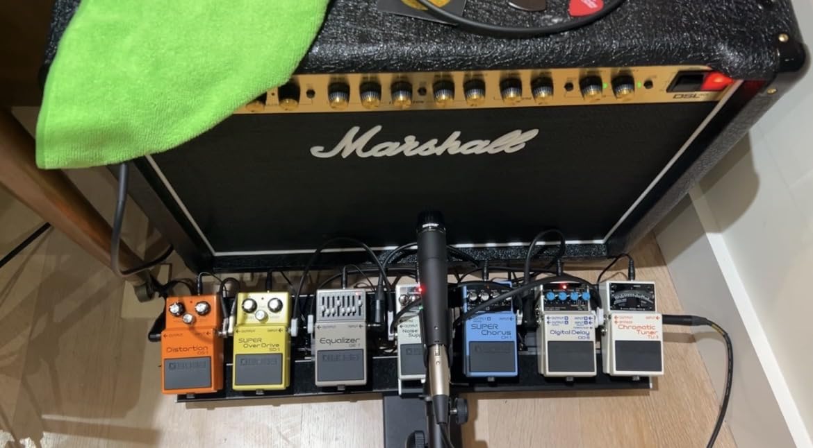 D'Addario Xpnd Pedalboard - 2 (PW-XPNDPB-02) | D'Addario XPND pedalboard gear offers expandable setup, durable transport, clean cable routing and stage-ready organization. customer photo 2
