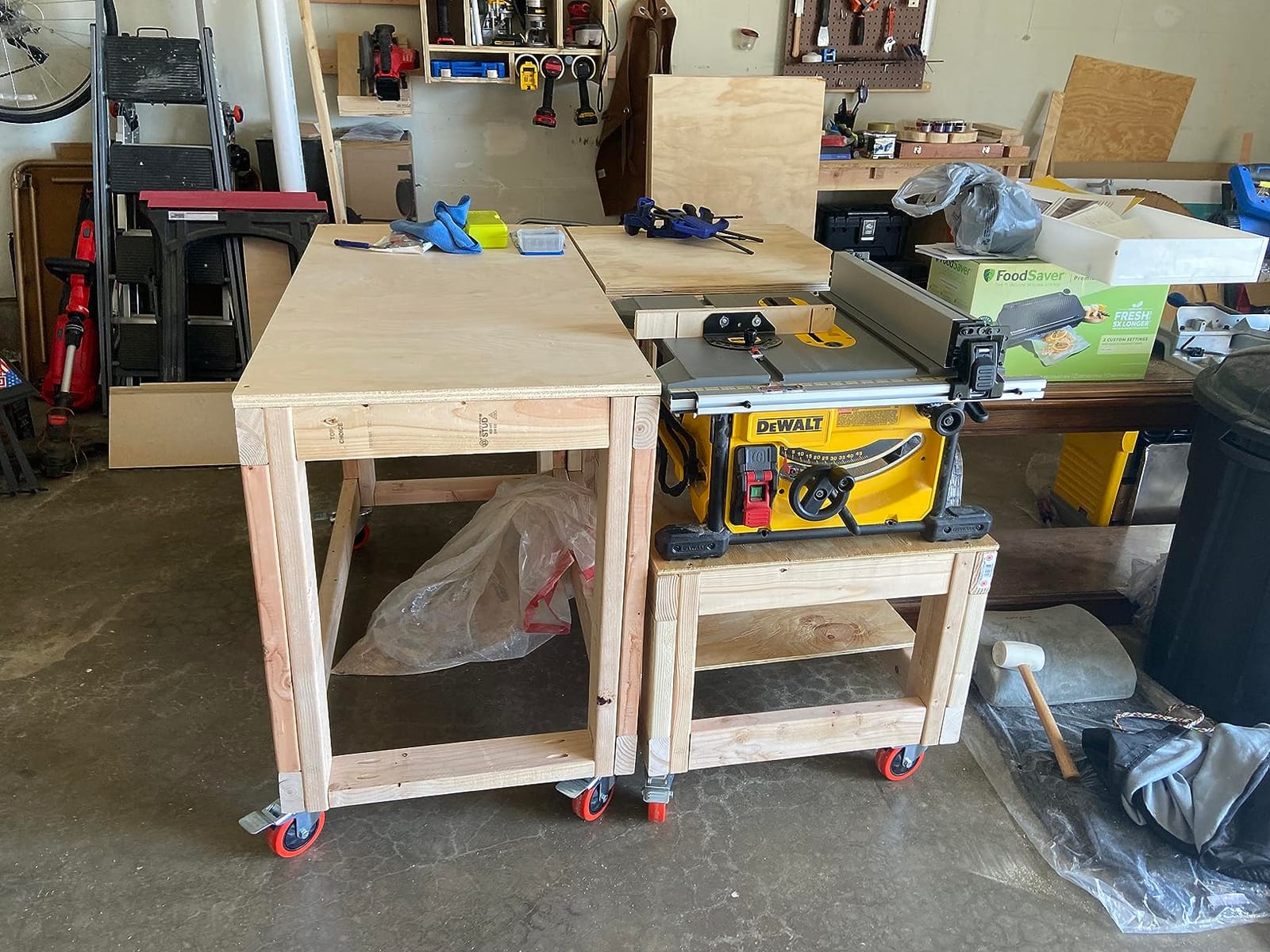 DEWALT Portable Table Saw with Stand, 8-1/4 inch, up to 48-Degree Angle Cuts (DWE7485WS) customer photo 1