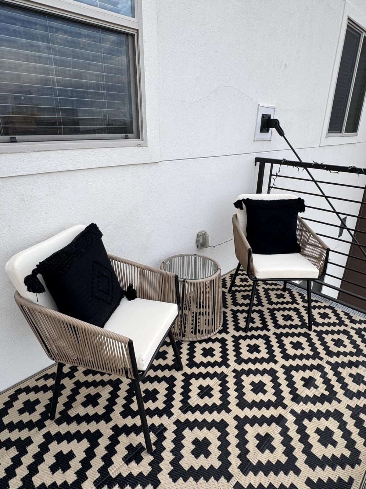 SAND MINE Waterproof Outdoor Rug 5x8 ft, Plastic Reversible Rug, Modern Area Rug, Large Floor Mat for Outdoors, RV, Patio, Backyard, Deck, Picnic, Beach, Camping, Black & Beige customer photo 1