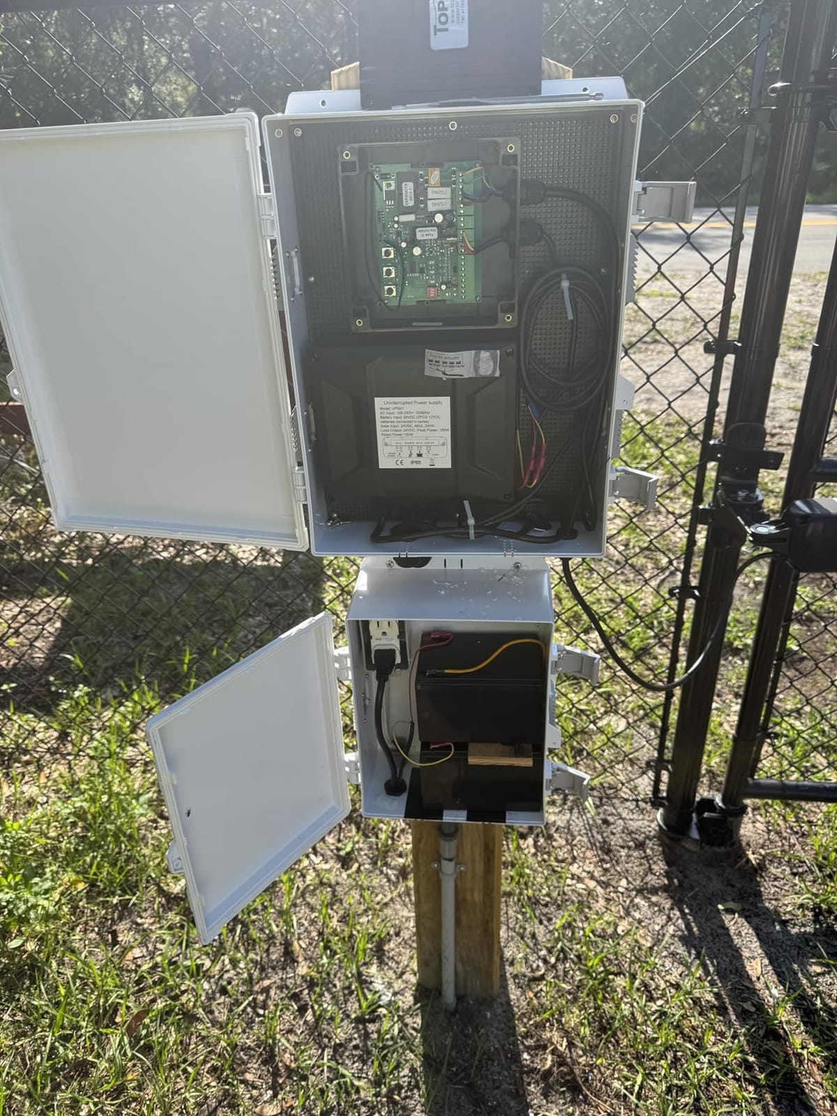 TOPENS A8131 Single Swing Gate Opener Heavy Duty Automatic Gate Motor for Single Swing Gates Up to 18ft, Electric Driveway Gate Operator AC Powered with Remote Control Kit Solar Compatible customer photo 2