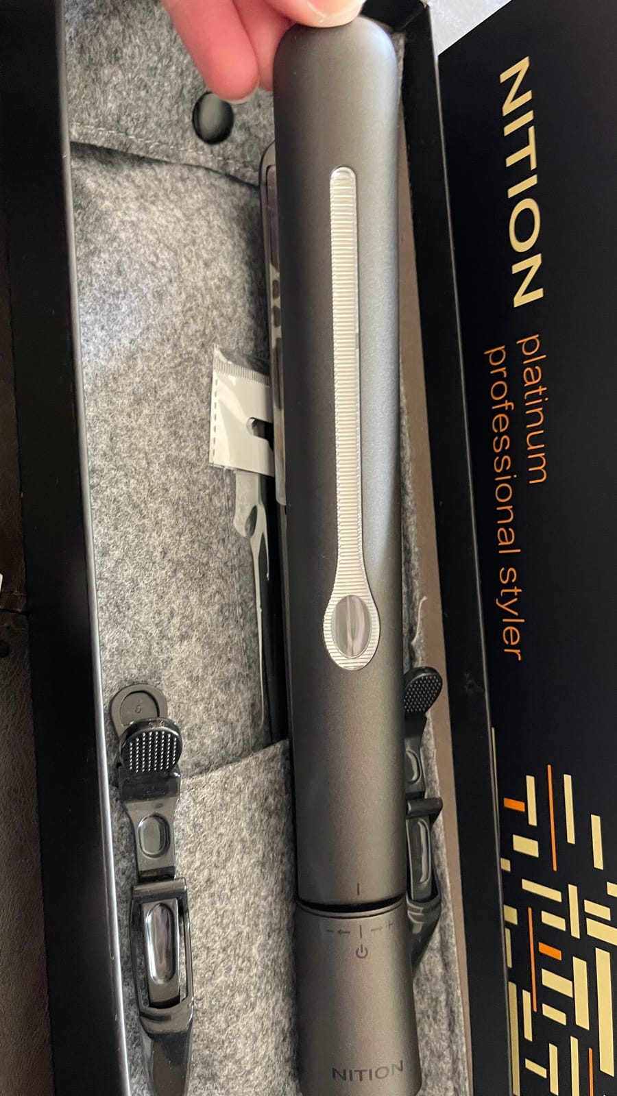 NITION Nano Titanium Hair Straightener 1 inch 3D Floating Heating Plate Smooth Straightening Flat Iron for All Hair Type. MCH 10s Fast Hating Up. Travel Pouch Bag. Dual Voltage. Luxury Gift Box customer photo 2