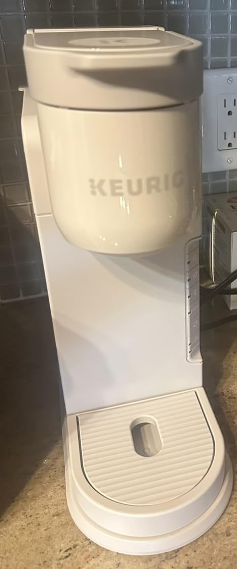 Keurig K-Express Single Serve K-Cup Pod Coffee Maker, 3 Brew Sizes, Strong Button Feature, 42oz Removable Reservoir, Black customer photo 1