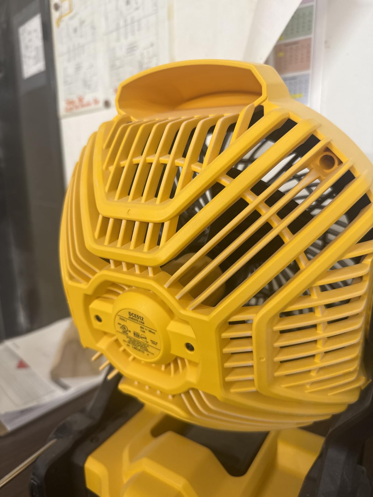 DEWALT 20V MAX Portable Fan, Battery Powered Rechargeable Cordless Shop Fan, Up to 4.5 Hrs Runtime, Variable Speed, 650 CFM, Tool Only (DCE512B) customer photo 2