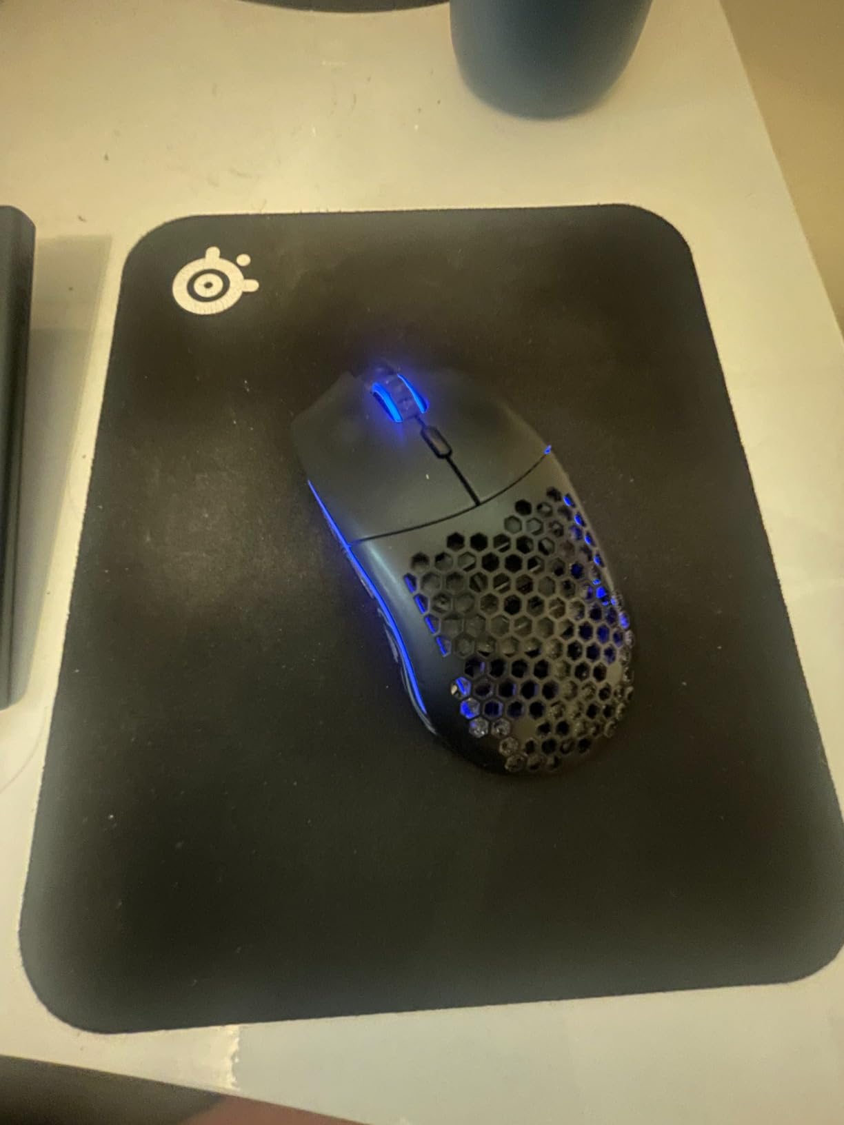 Glorious Model O Wireless Gaming Mouse - Superlight, 69g Honeycomb Design, RGB, Ambidextrous, Lag Free 2.4GHz Wireless, Up to 71 Hours Battery - Matte White customer photo 1
