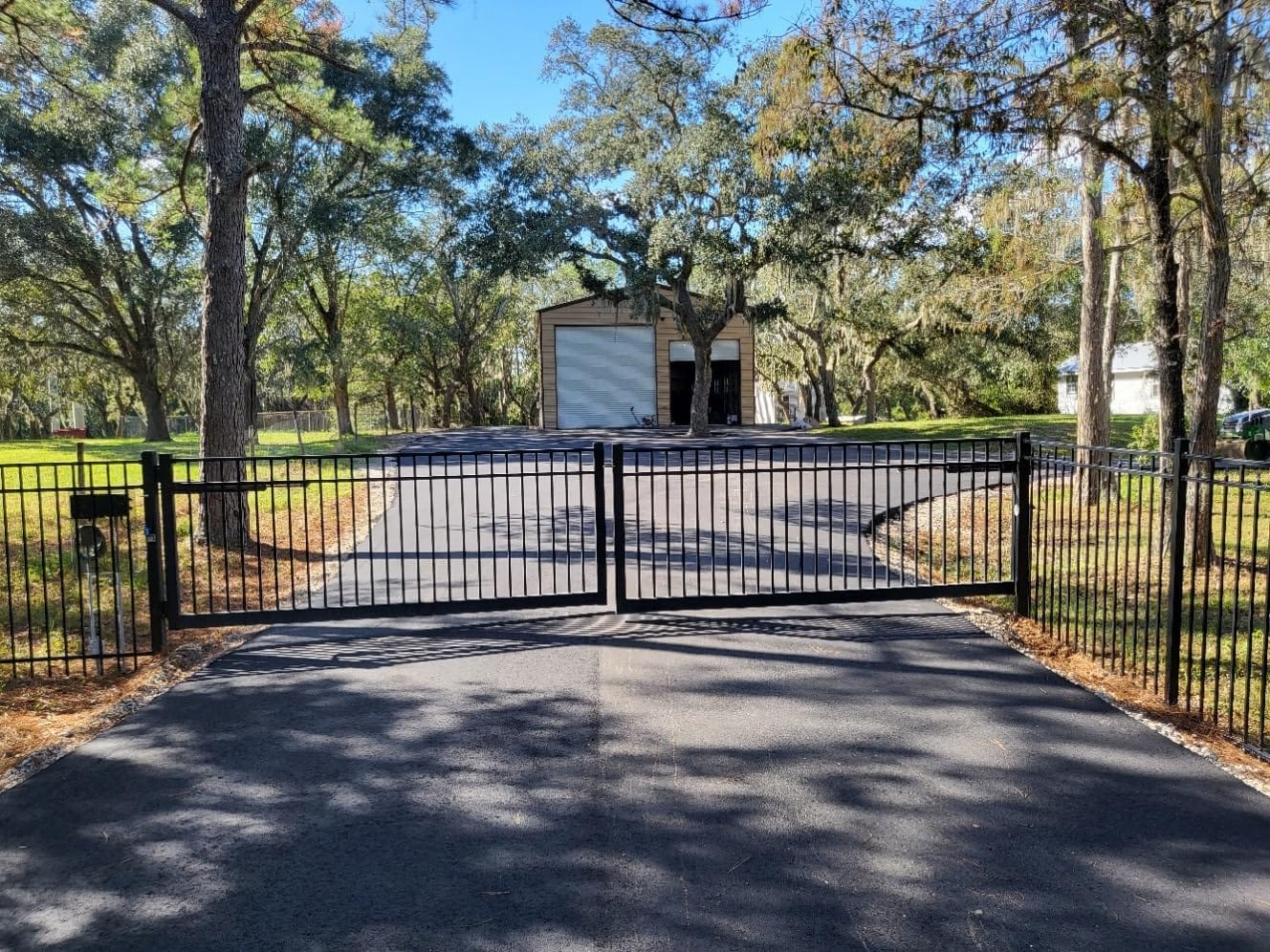 TOPENS A8132 Dual Swing Gate Opener Heavy Duty Automatic Gate Motor for Double Swing Gates Up to 18ft per Arm, Electric Driveway Gate Operator AC Powered with Remote Control Kit Solar Compatible customer photo 1
