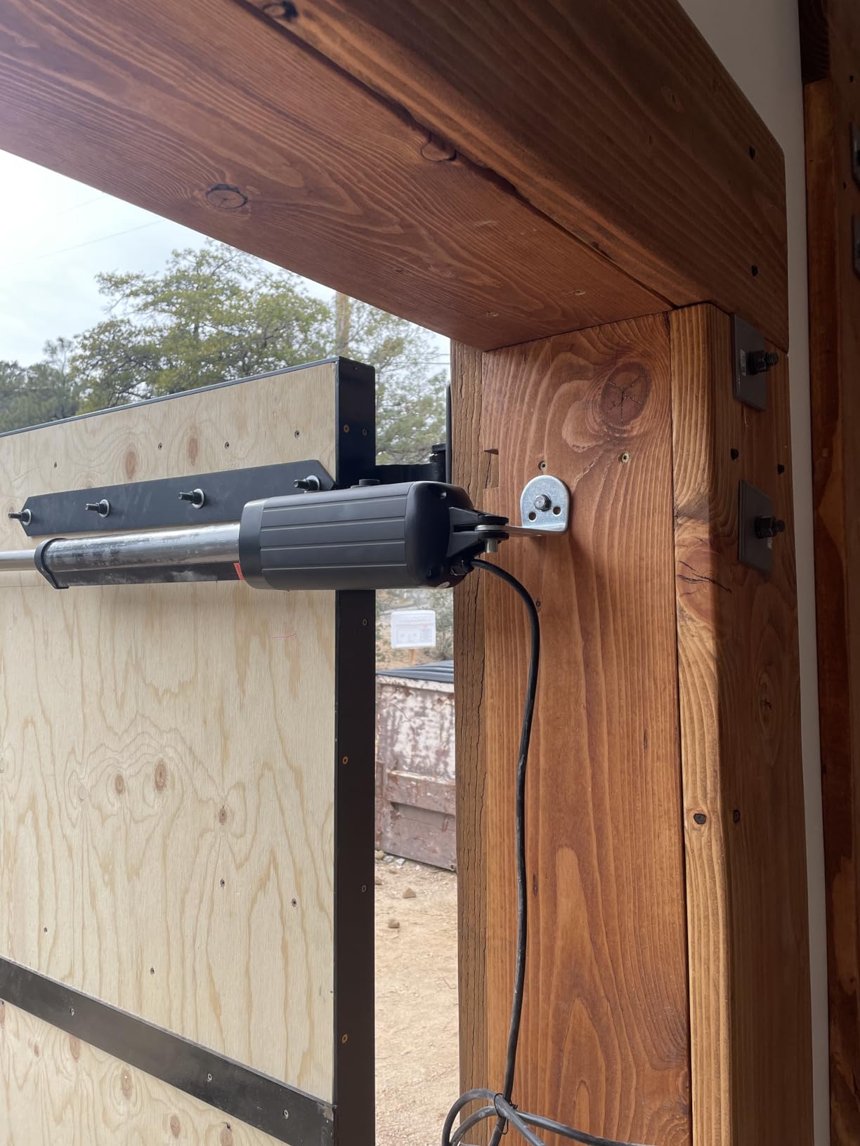 TOPENS A8132 Dual Swing Gate Opener Heavy Duty Automatic Gate Motor for Double Swing Gates Up to 18ft per Arm, Electric Driveway Gate Operator AC Powered with Remote Control Kit Solar Compatible customer photo 2