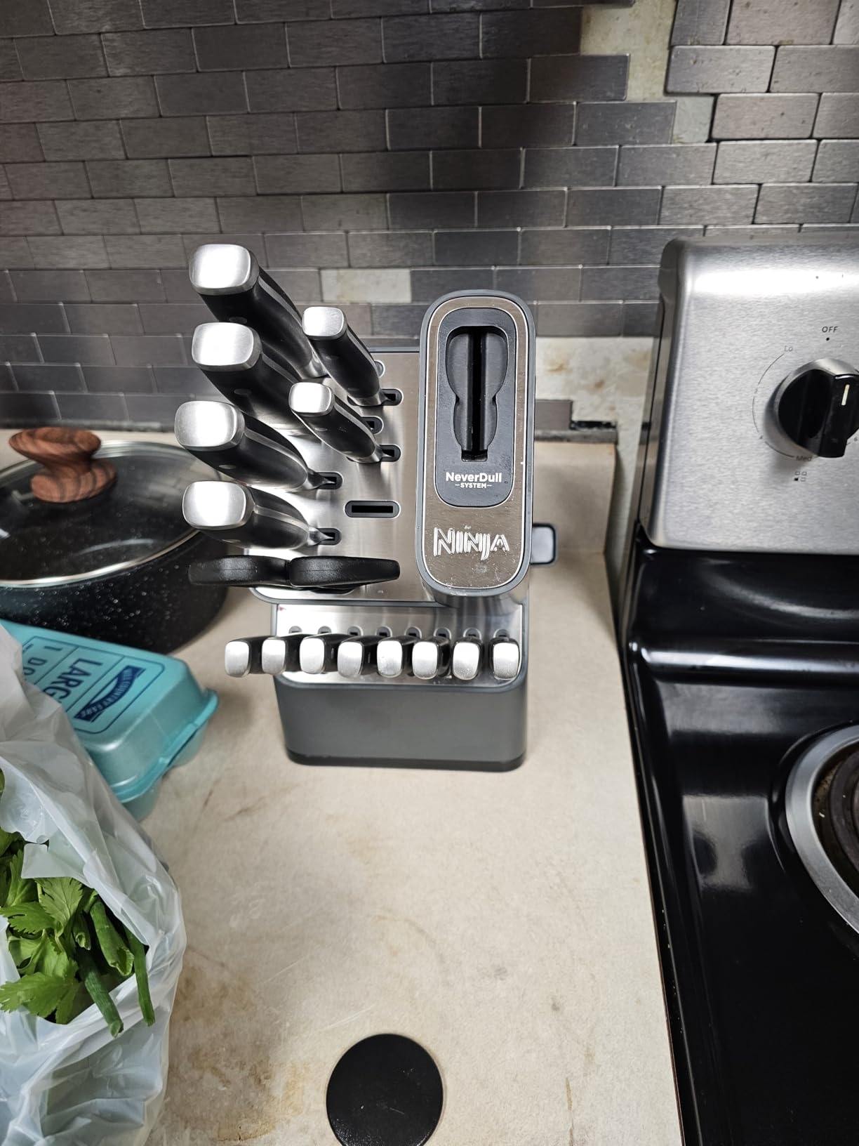 Ninja NeverDull 17-Pc Knife Block Set, Built-in Sharpener, Black, K32017 | Stays razor-sharp 10+ years. Rust-resistant German stainless steel blades. Few swipes of the foolproof sharpener restore edge customer photo 1