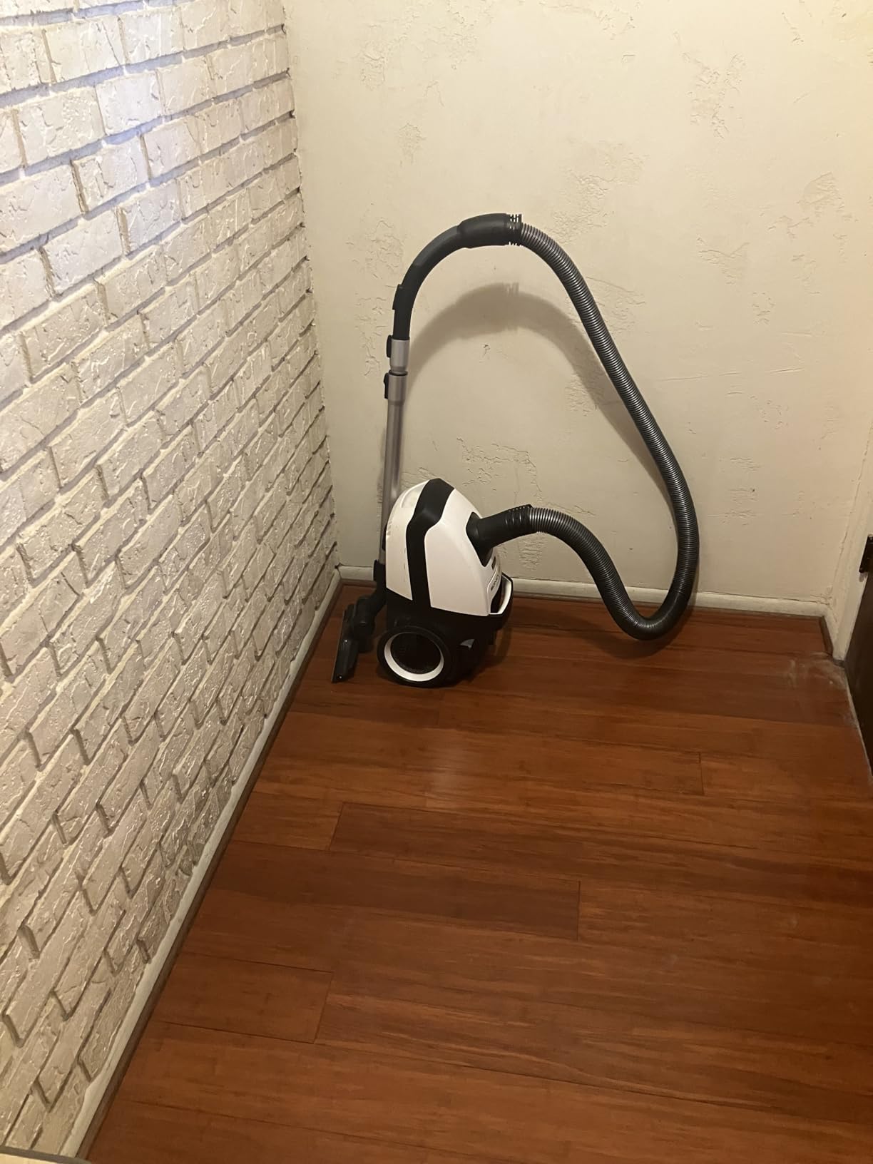 Soniclean WhisperJet C2 Canister Vacuum Cleaner - Ultra-Quiet Operation - U15 ULPA Filtration - Designed in Germany customer photo 2