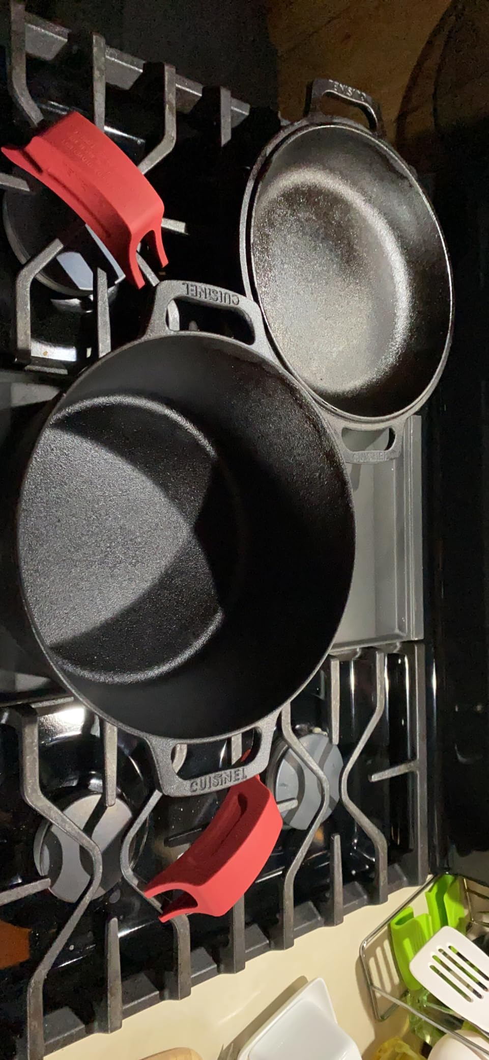 Cuisinel Cast Iron Dutch Oven - 5-Quart Deep Pot - Preseasoned 2-in-1 Multi-Cooker - Combo Lid Doubles as 10-inch Skillet Frying Pan + Silicone Handle Covers + Scraper - Indoor/Outdoor Bread Cookware customer photo 2