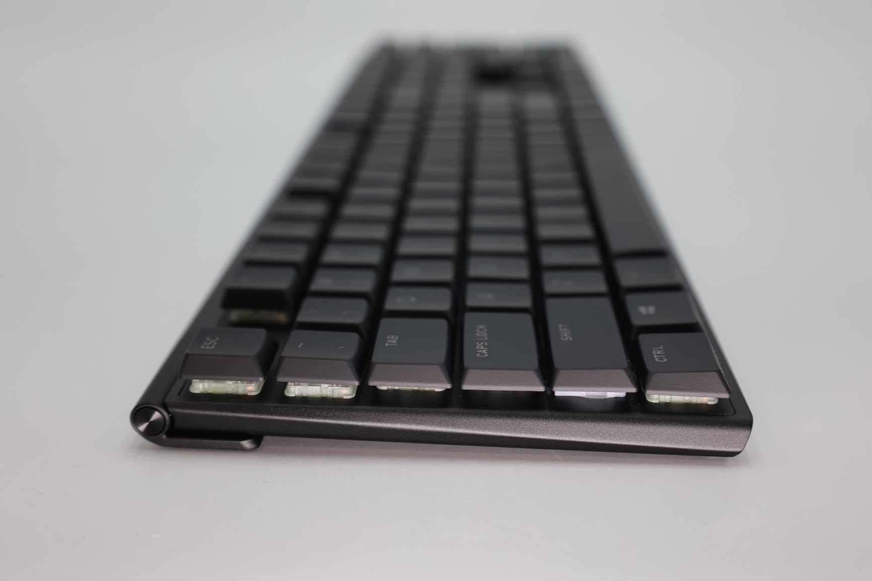 Cherry MX 10.0N RGB Mechanical Keyboard MX Low Profile Speed switches, Aluminum housing, Premium Keyboard for Gaming and Work. G8A-25010LVBUS-2 customer photo 1